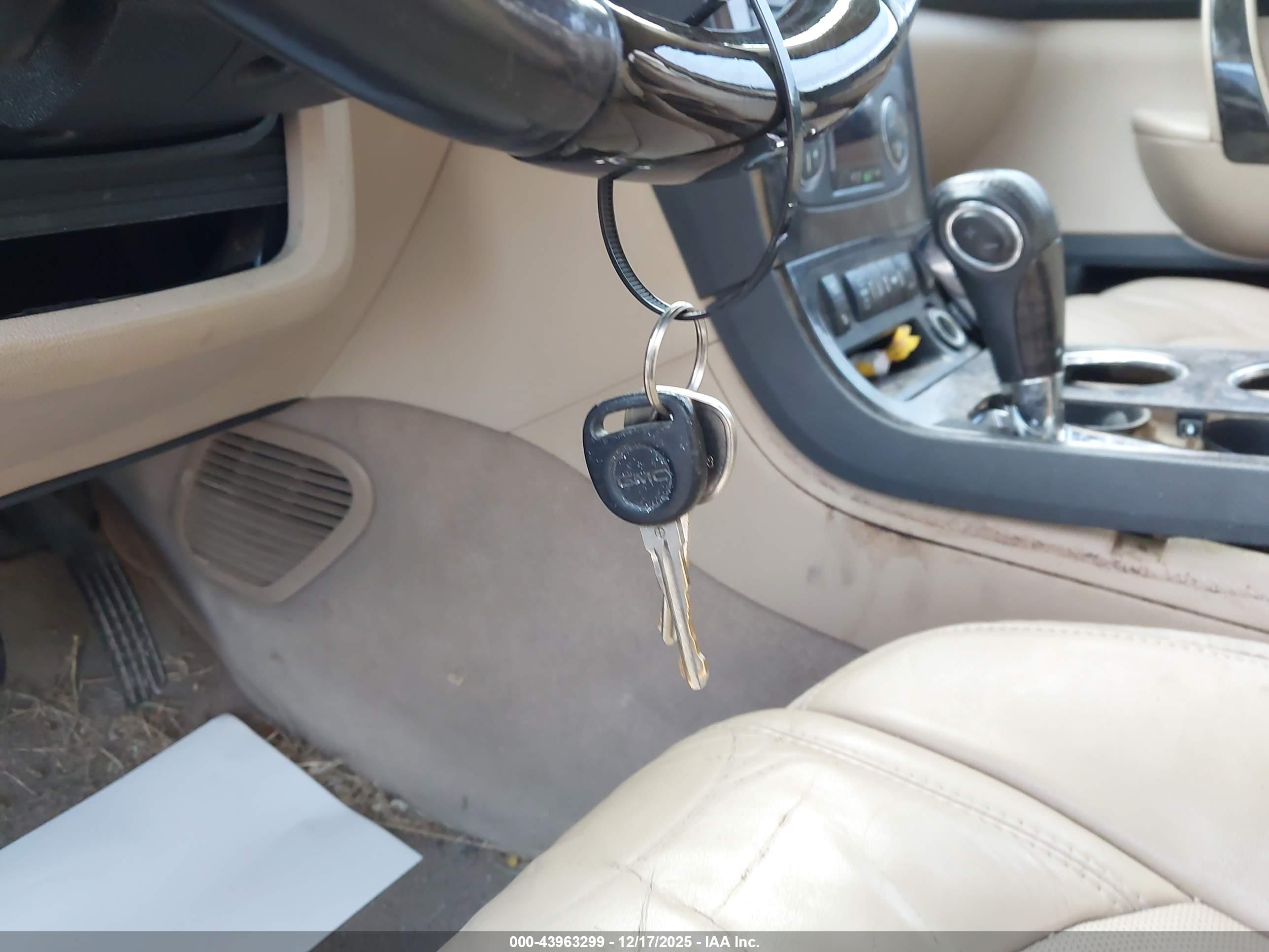 GMC ACADIA image 11