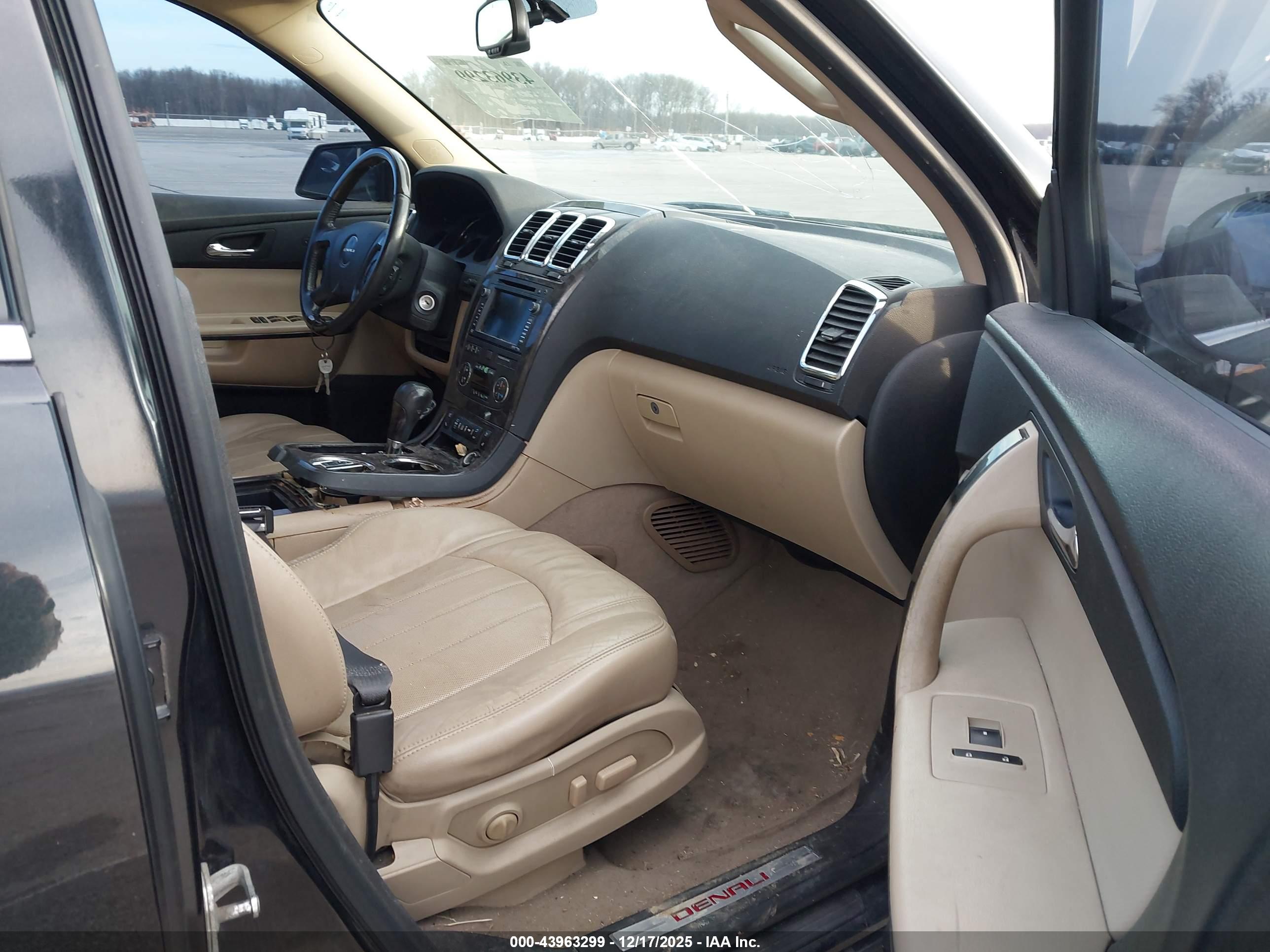 GMC ACADIA image 5