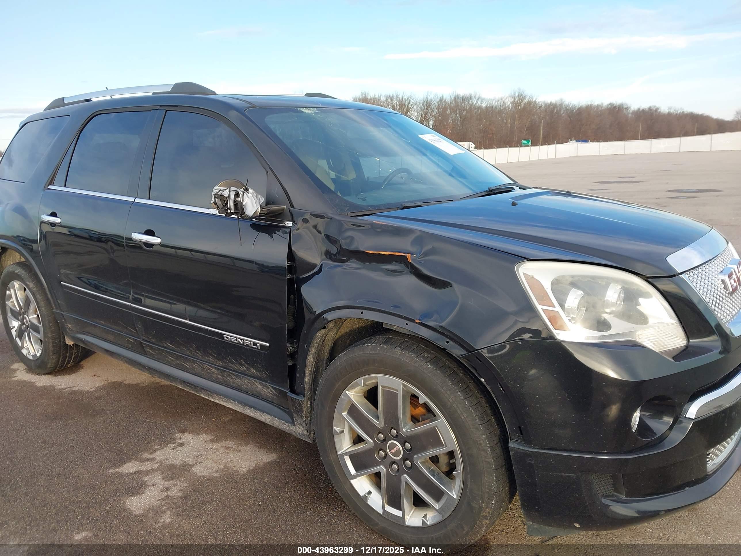 GMC ACADIA image 6
