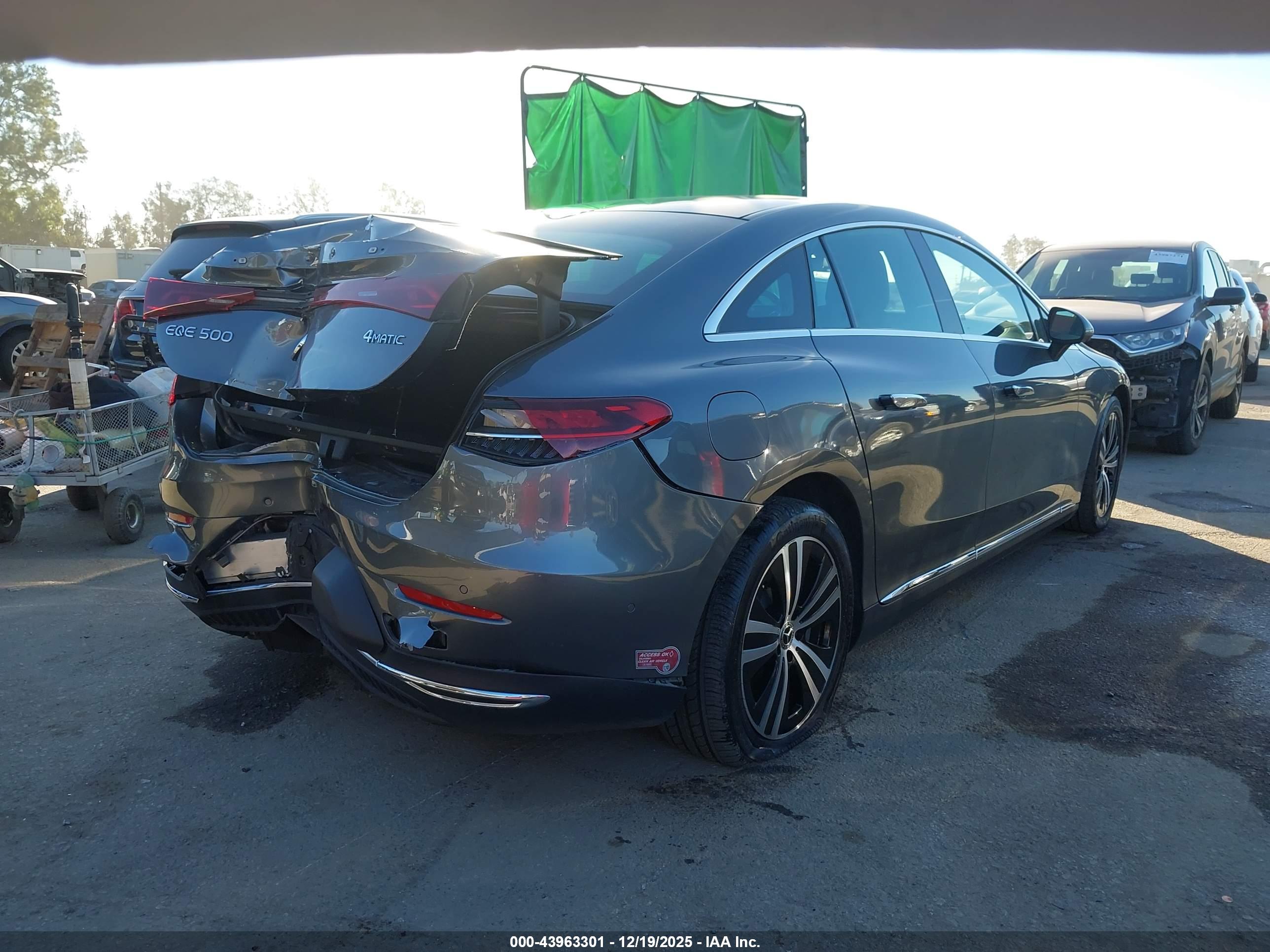 MERCEDES-BENZ EQE image 4