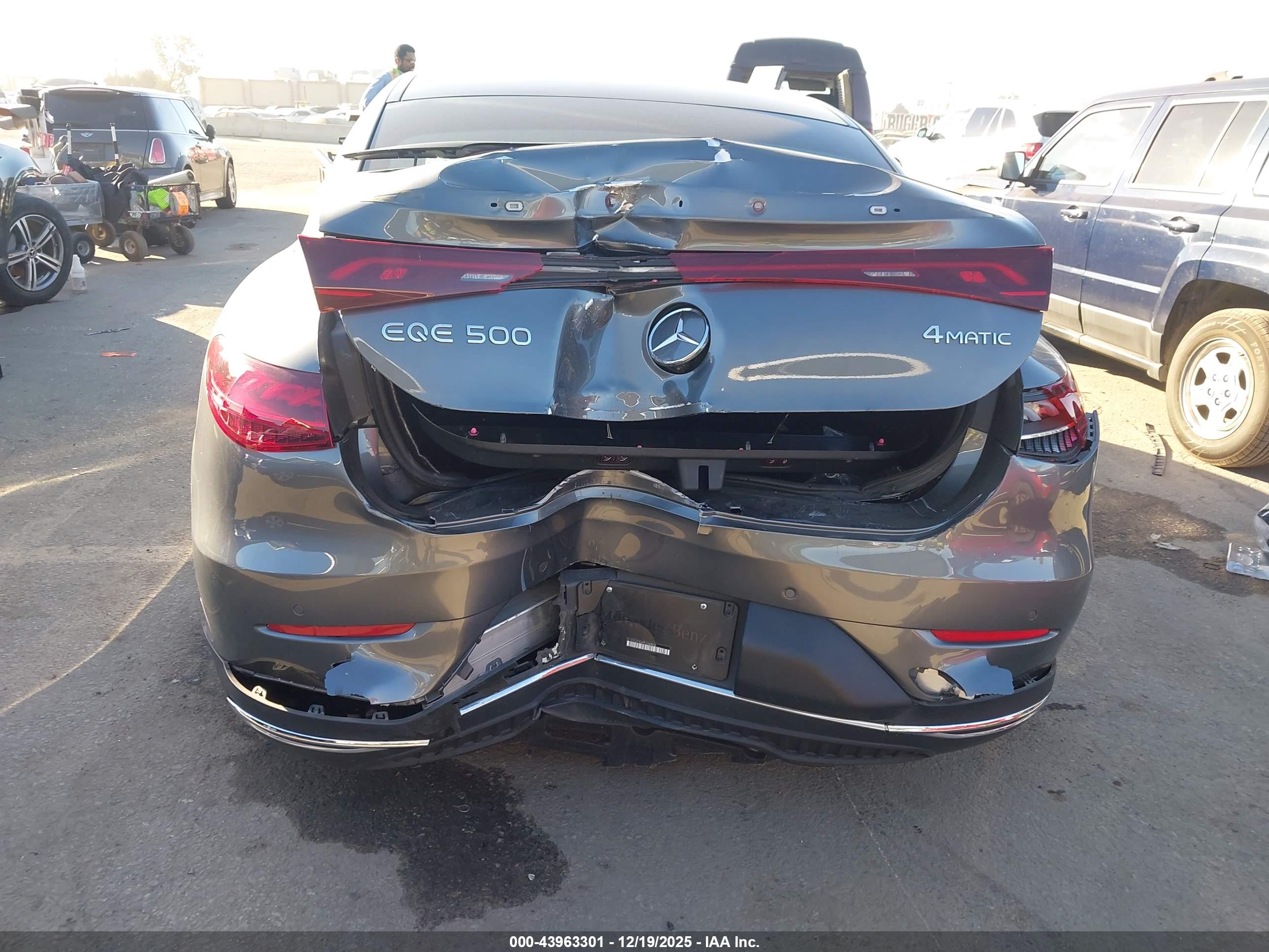 MERCEDES-BENZ EQE image 6