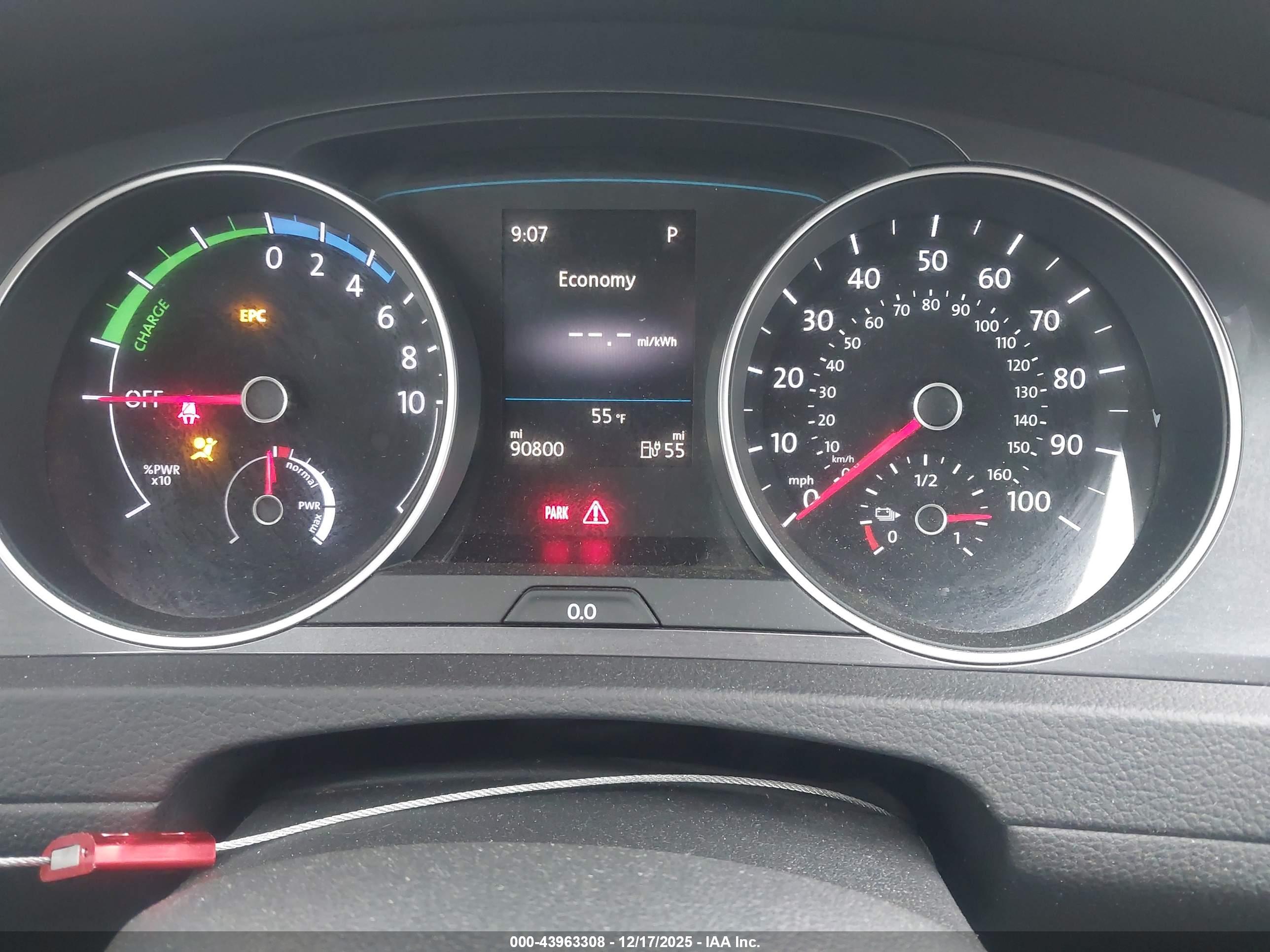 VOLKSWAGEN E-GOLF image 7