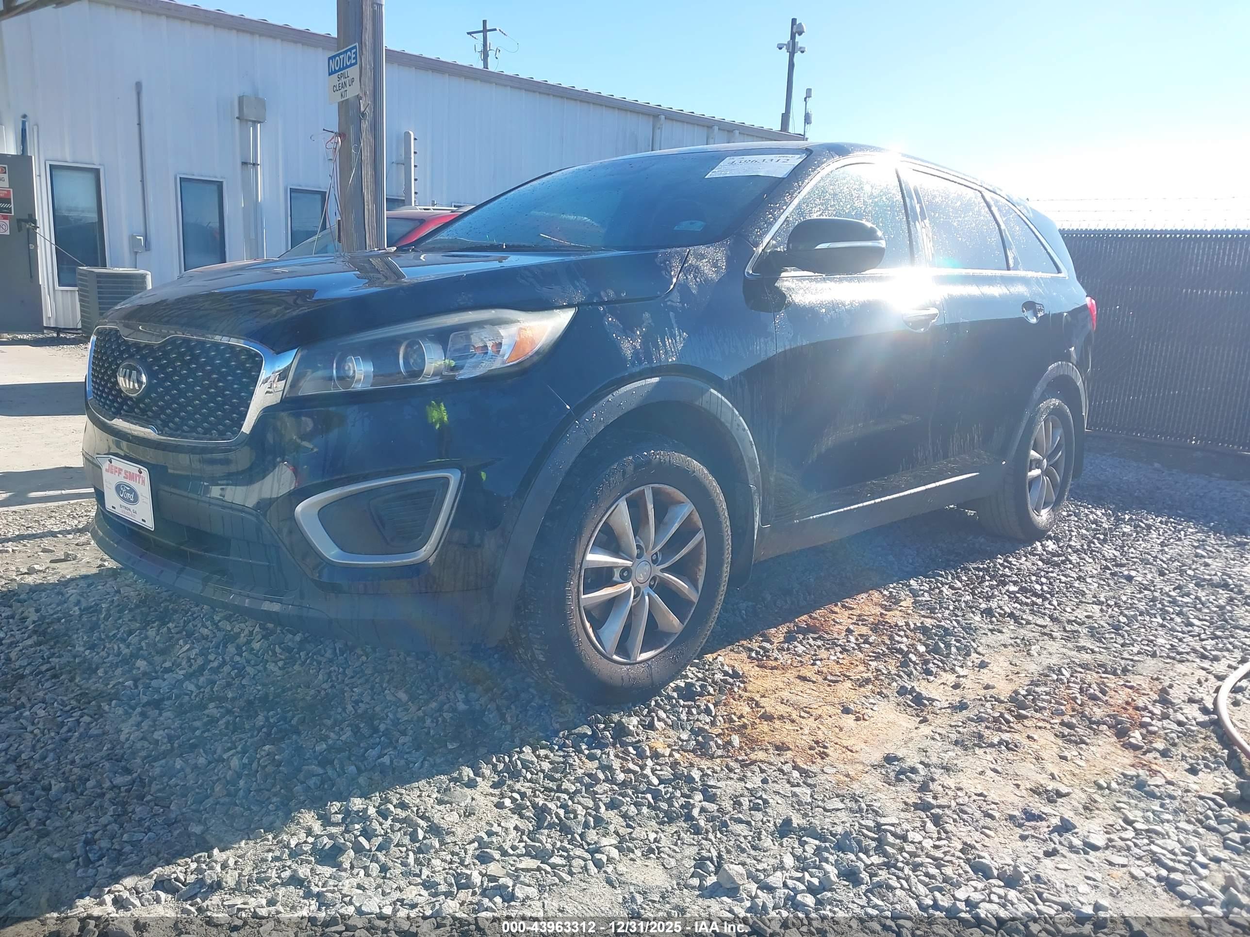 KIA SORENTO image 2