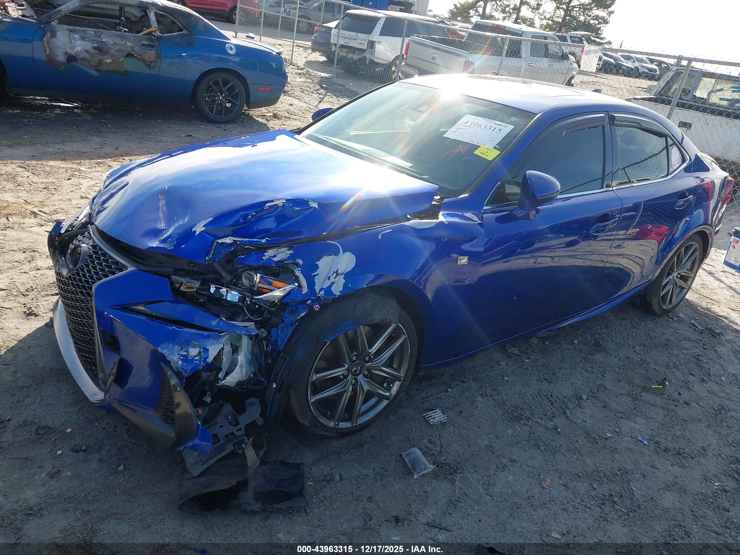 LEXUS IS image 2