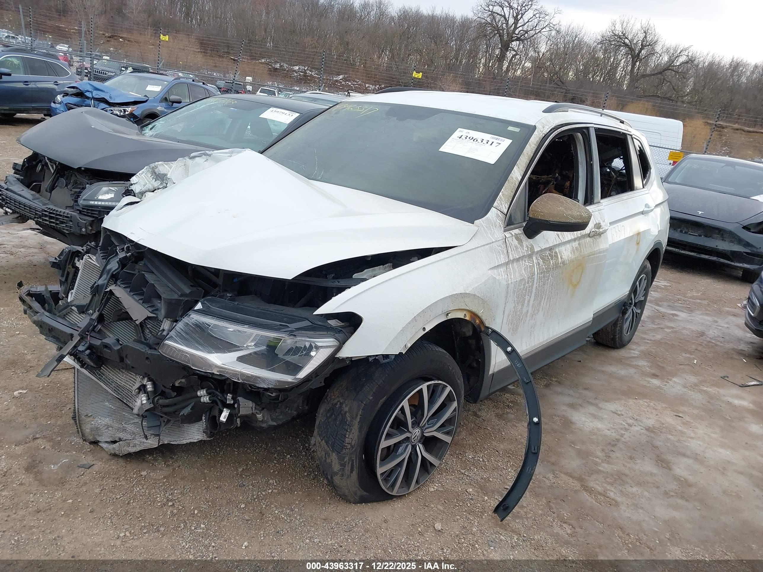 VOLKSWAGEN TIGUAN image 2