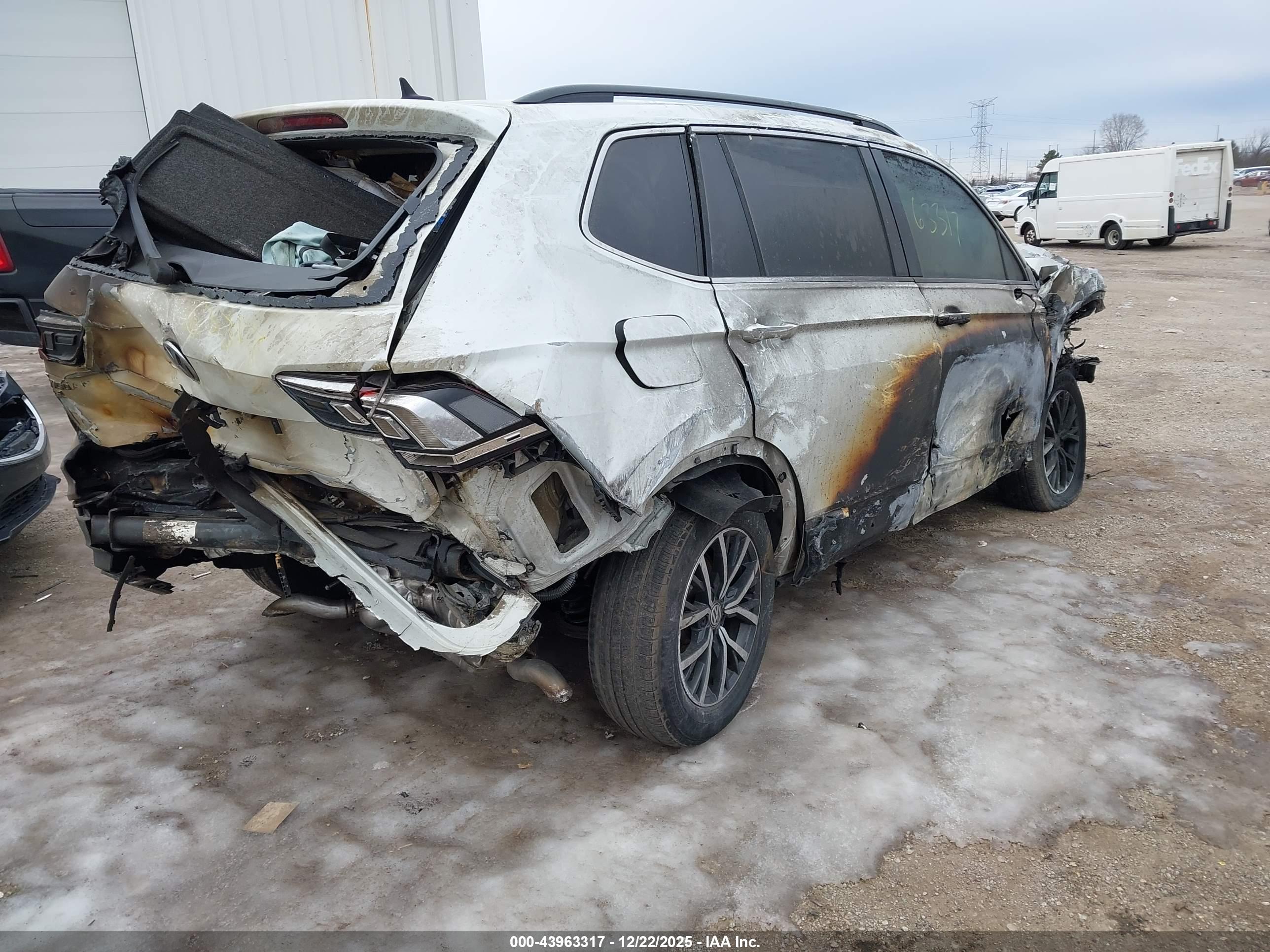 VOLKSWAGEN TIGUAN image 4