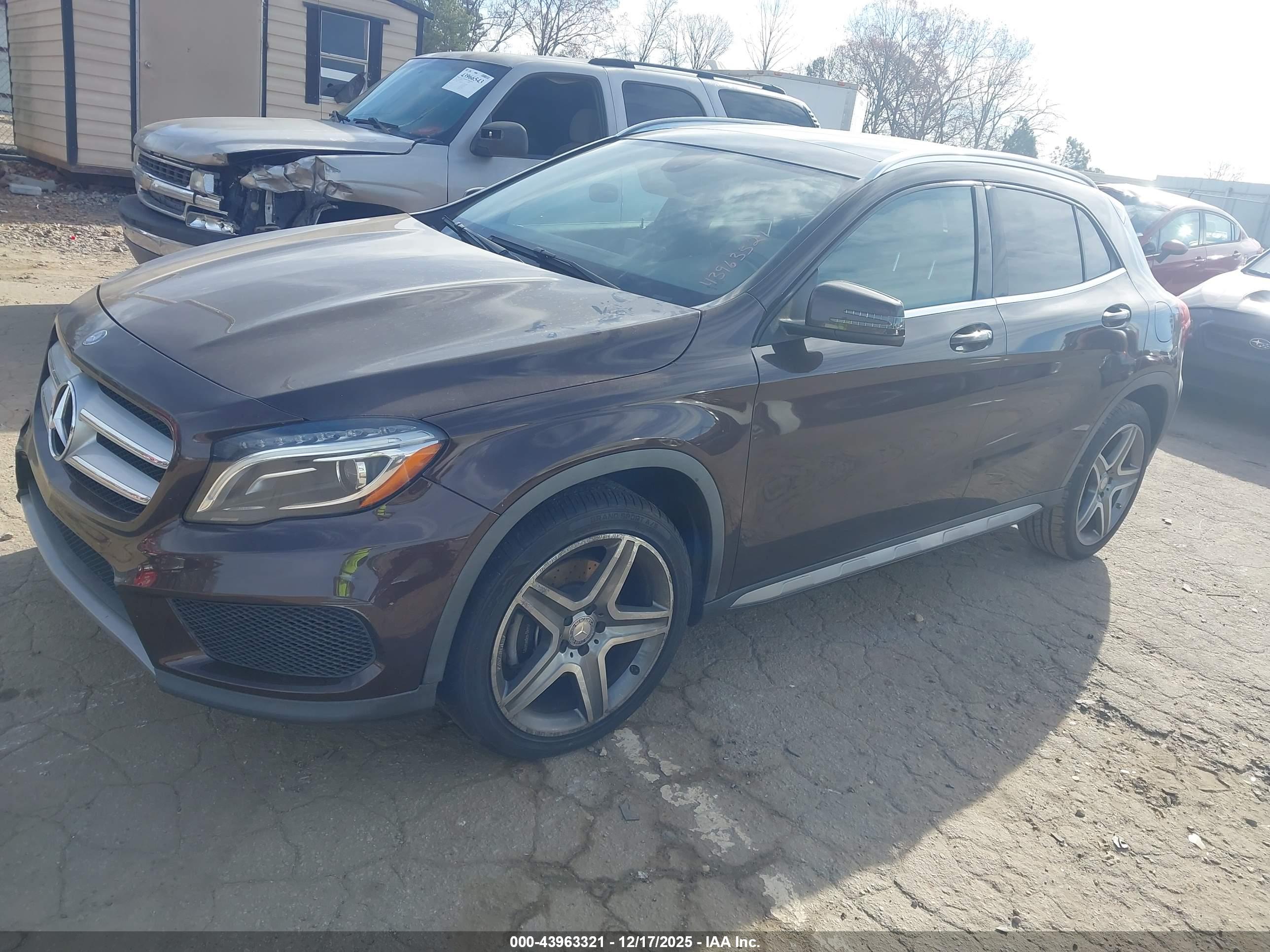 MERCEDES-BENZ GLA image 2