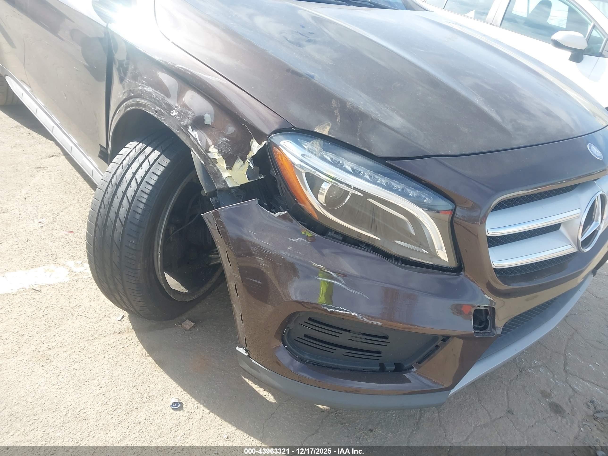 MERCEDES-BENZ GLA image 6