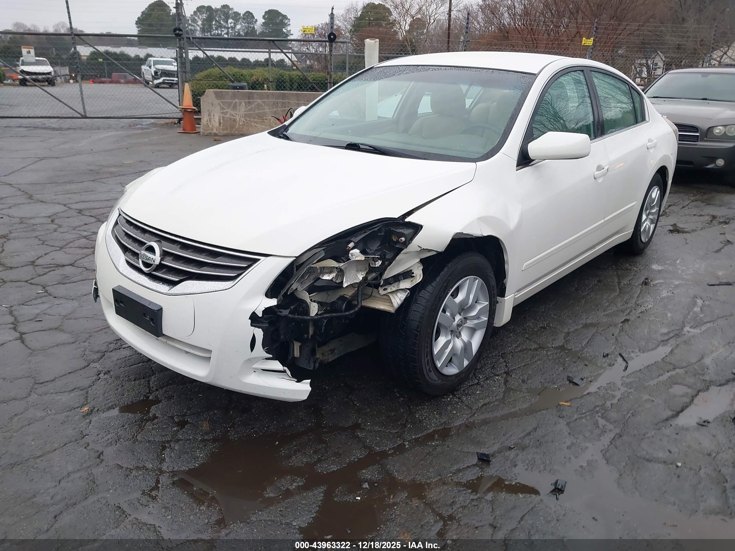 NISSAN ALTIMA image 2
