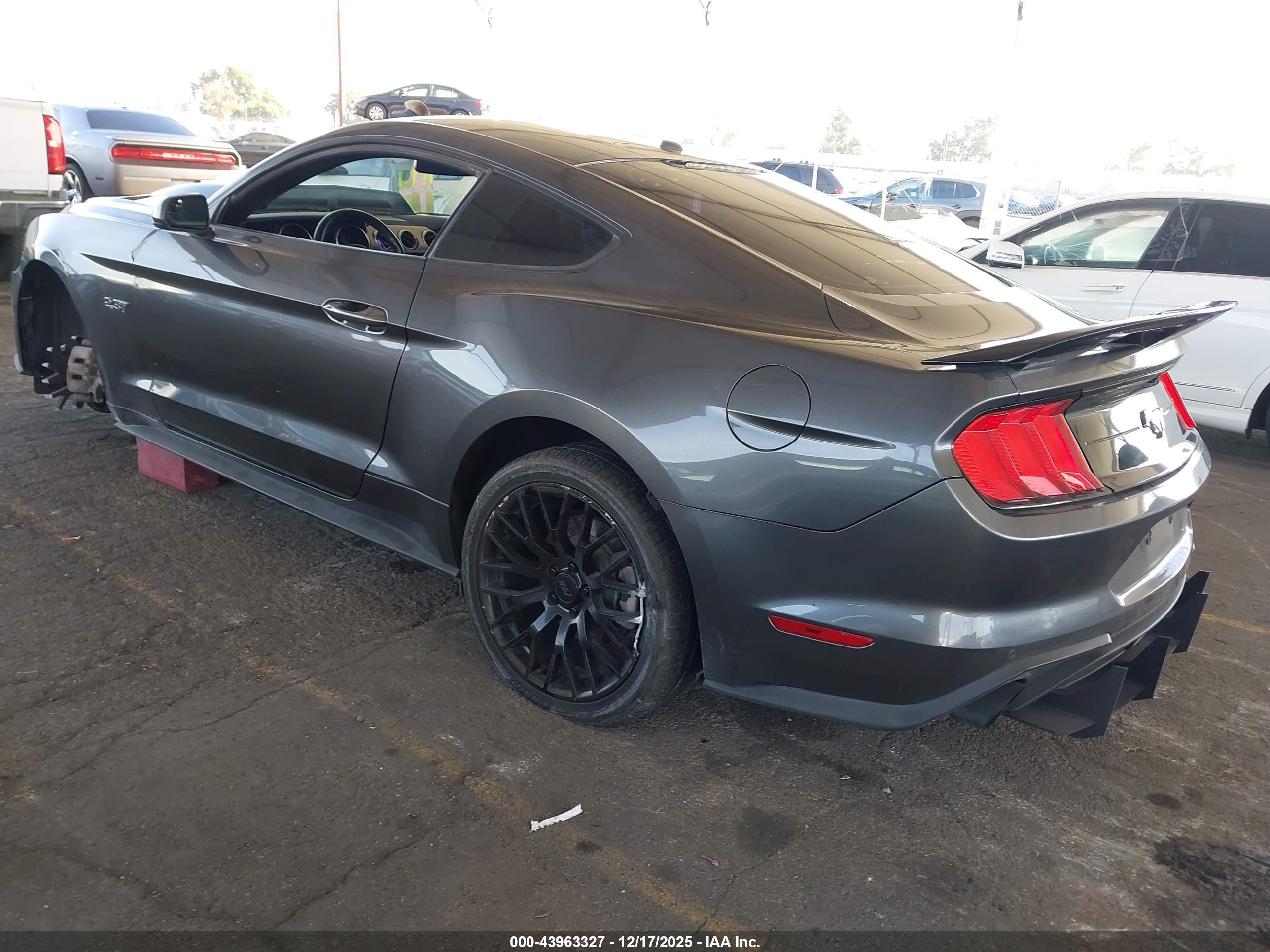 FORD MUSTANG image 3