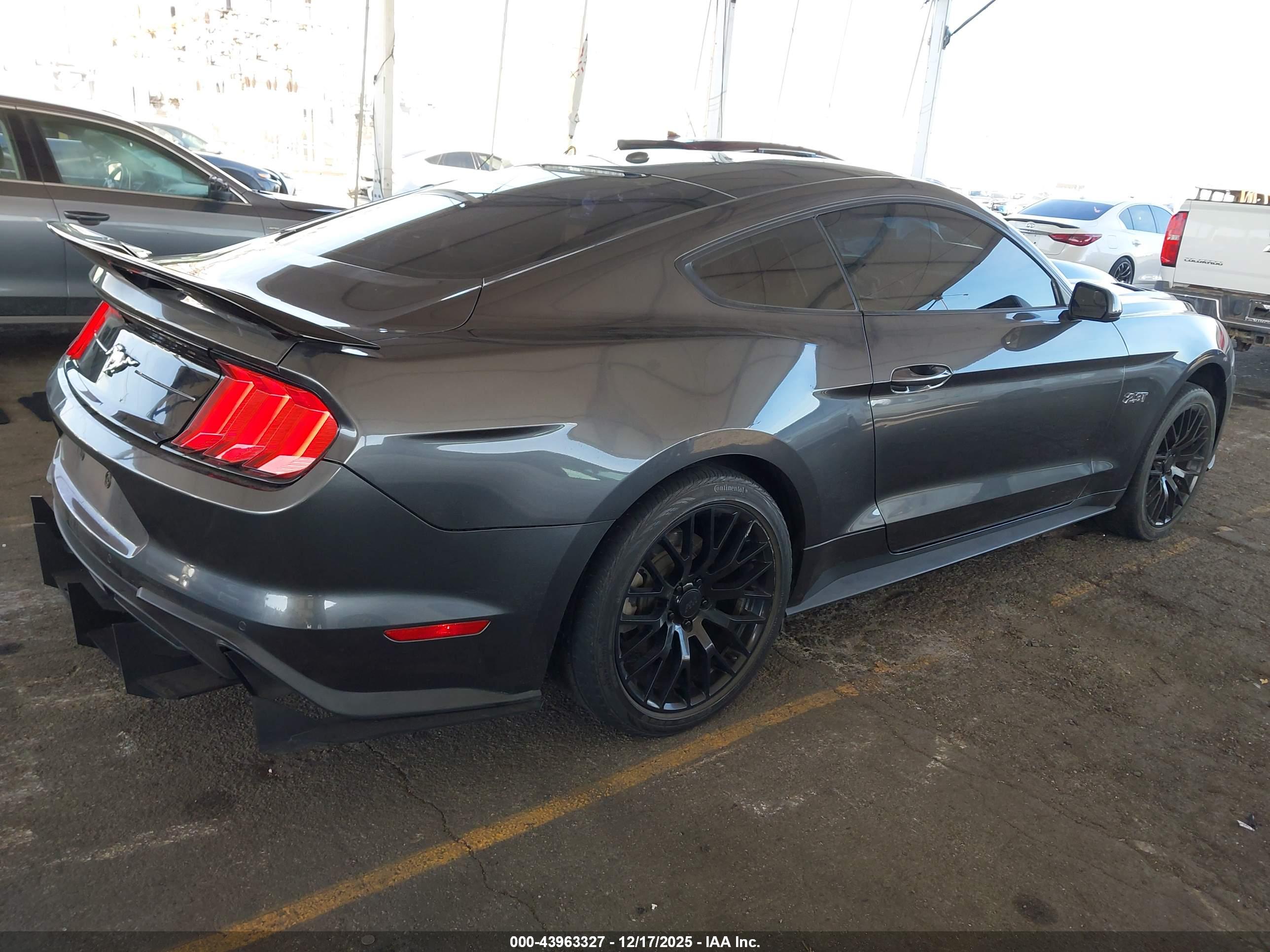 FORD MUSTANG image 4