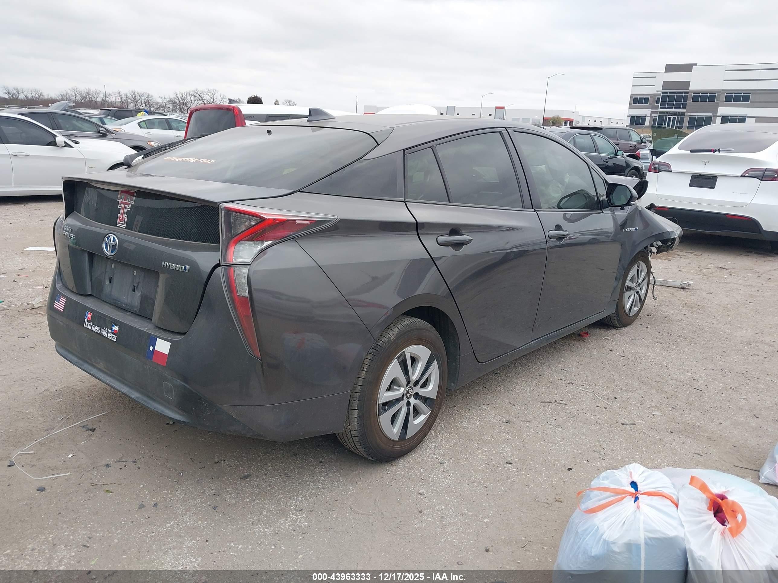 TOYOTA PRIUS image 4