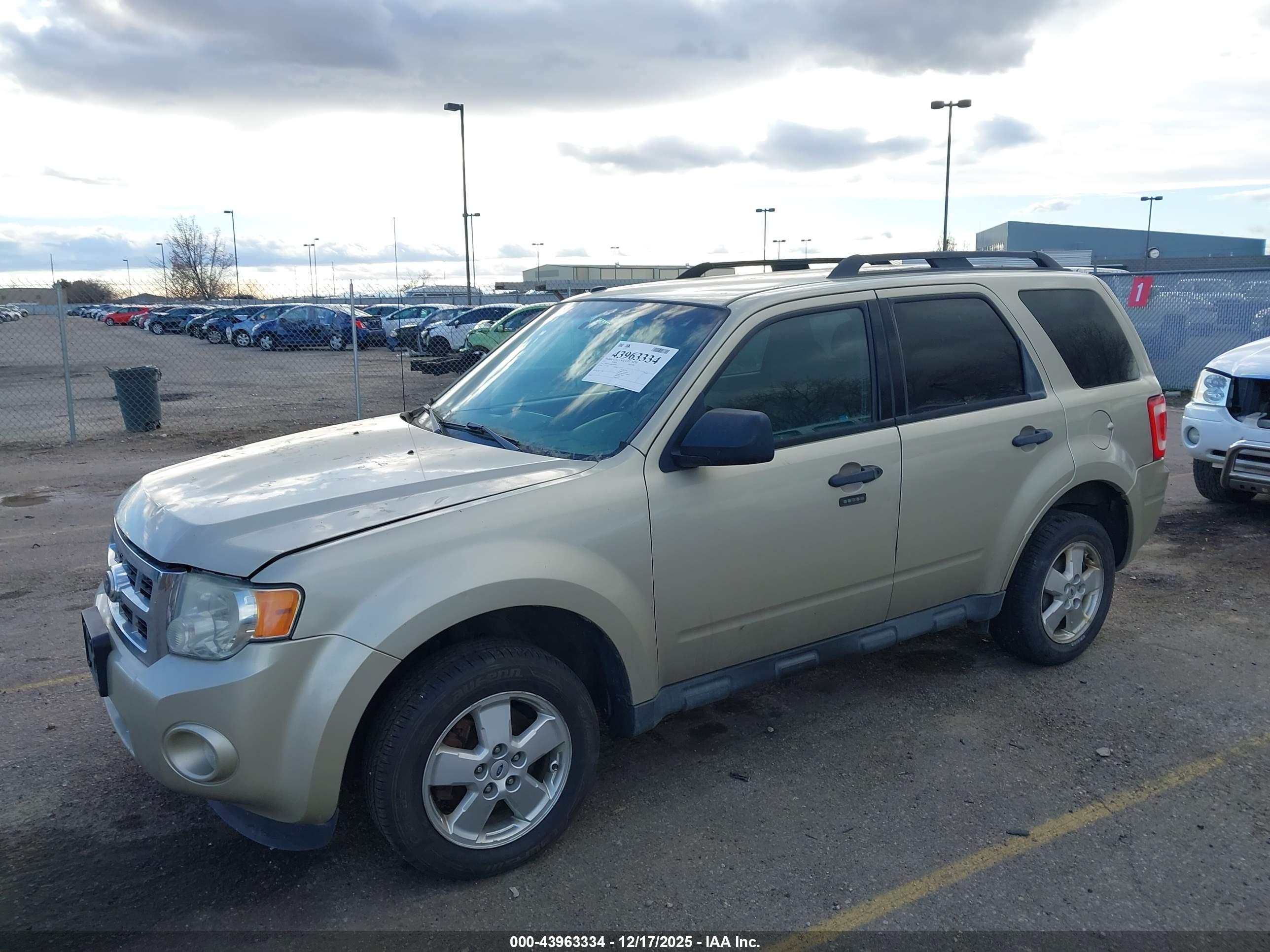 FORD ESCAPE image 2