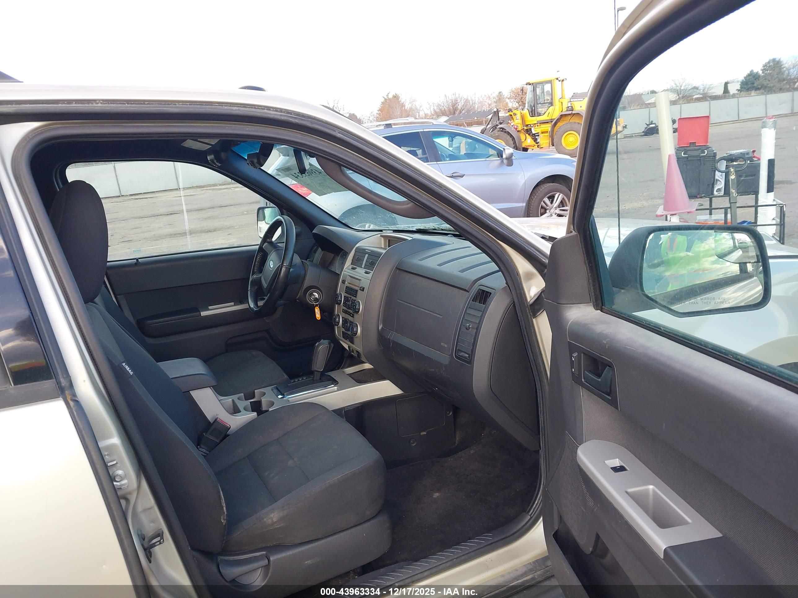 FORD ESCAPE image 5