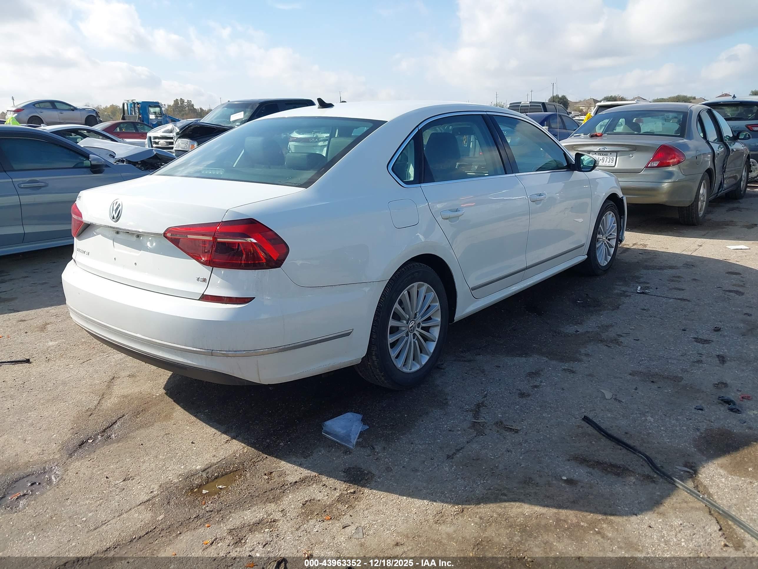 VOLKSWAGEN PASSAT image 4
