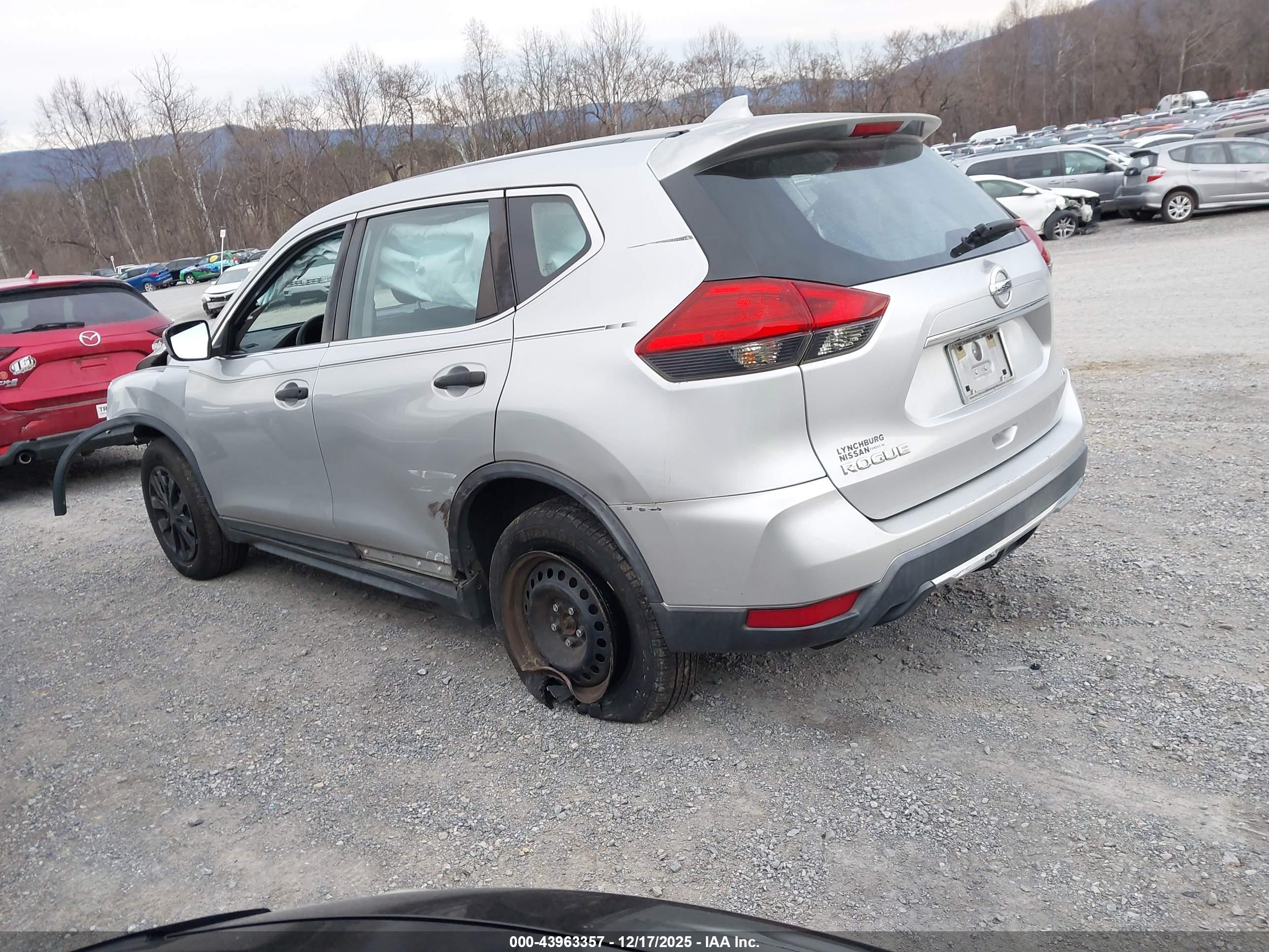 NISSAN ROGUE image 3