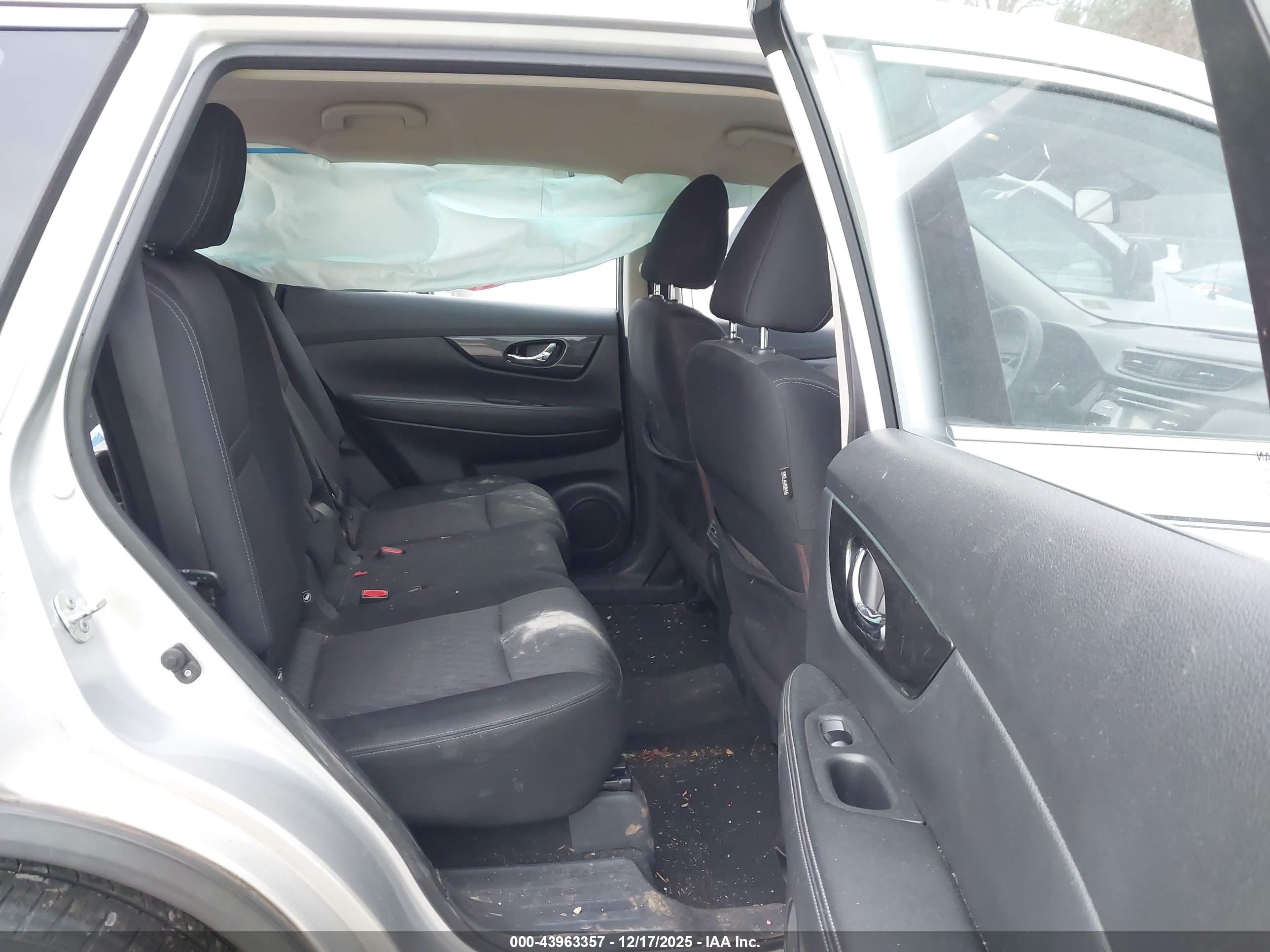 NISSAN ROGUE image 8