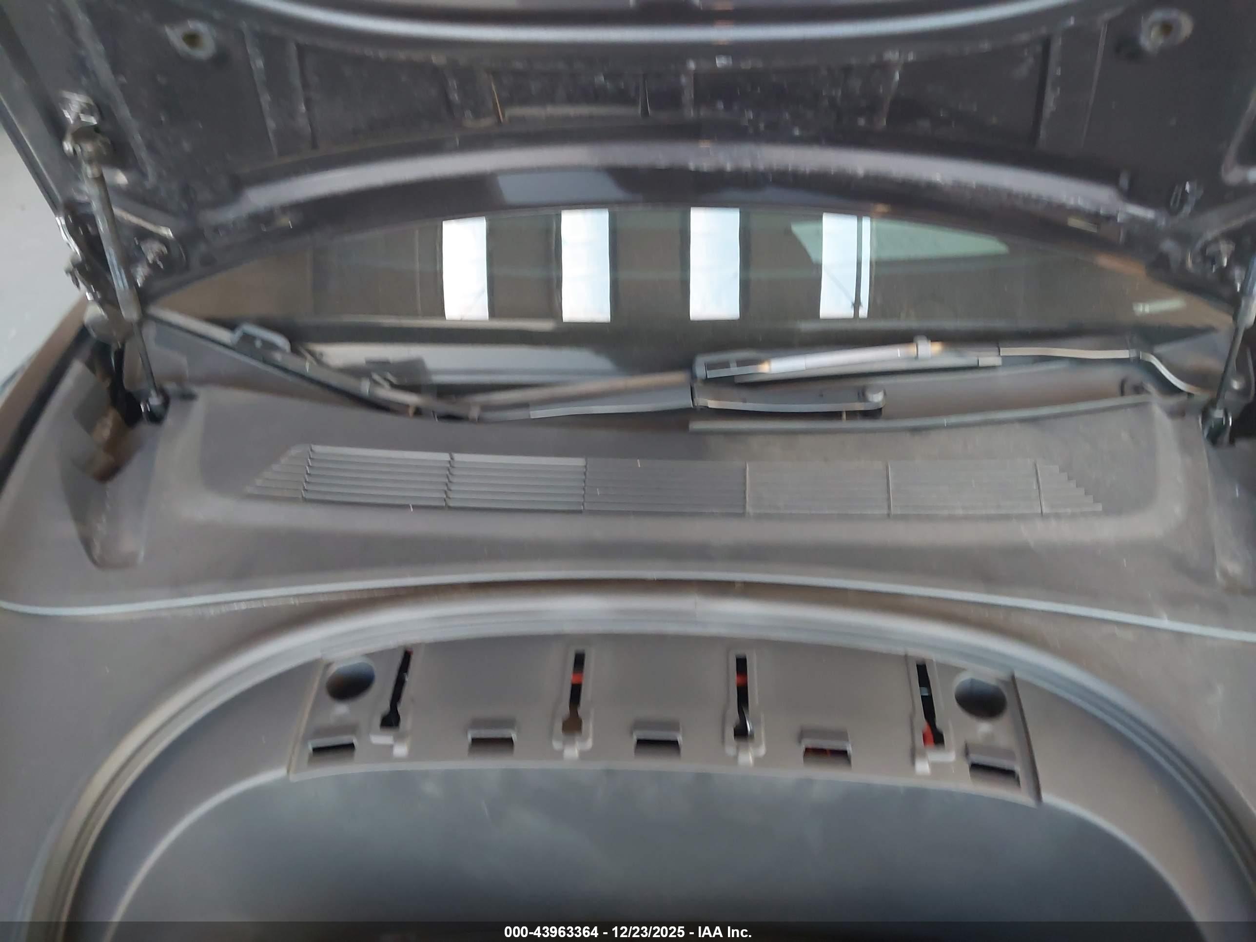 TESLA MODEL image 10