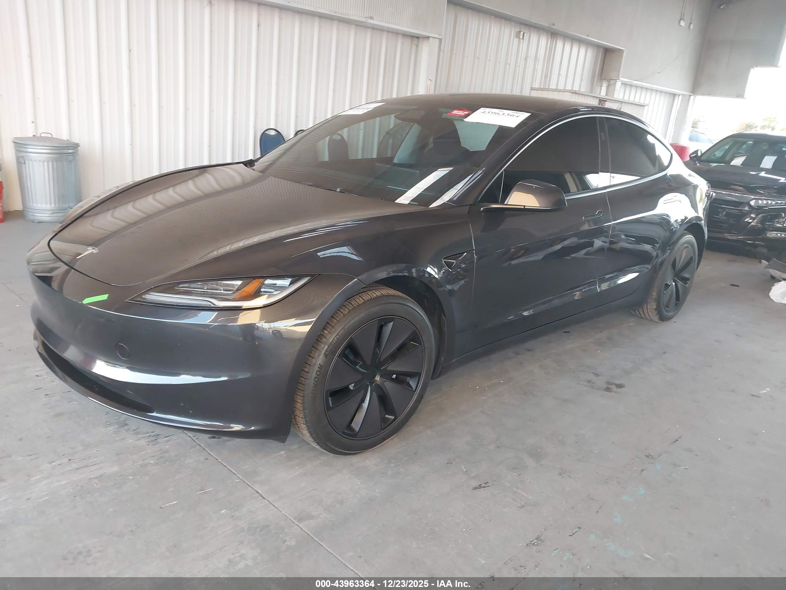TESLA MODEL image 2