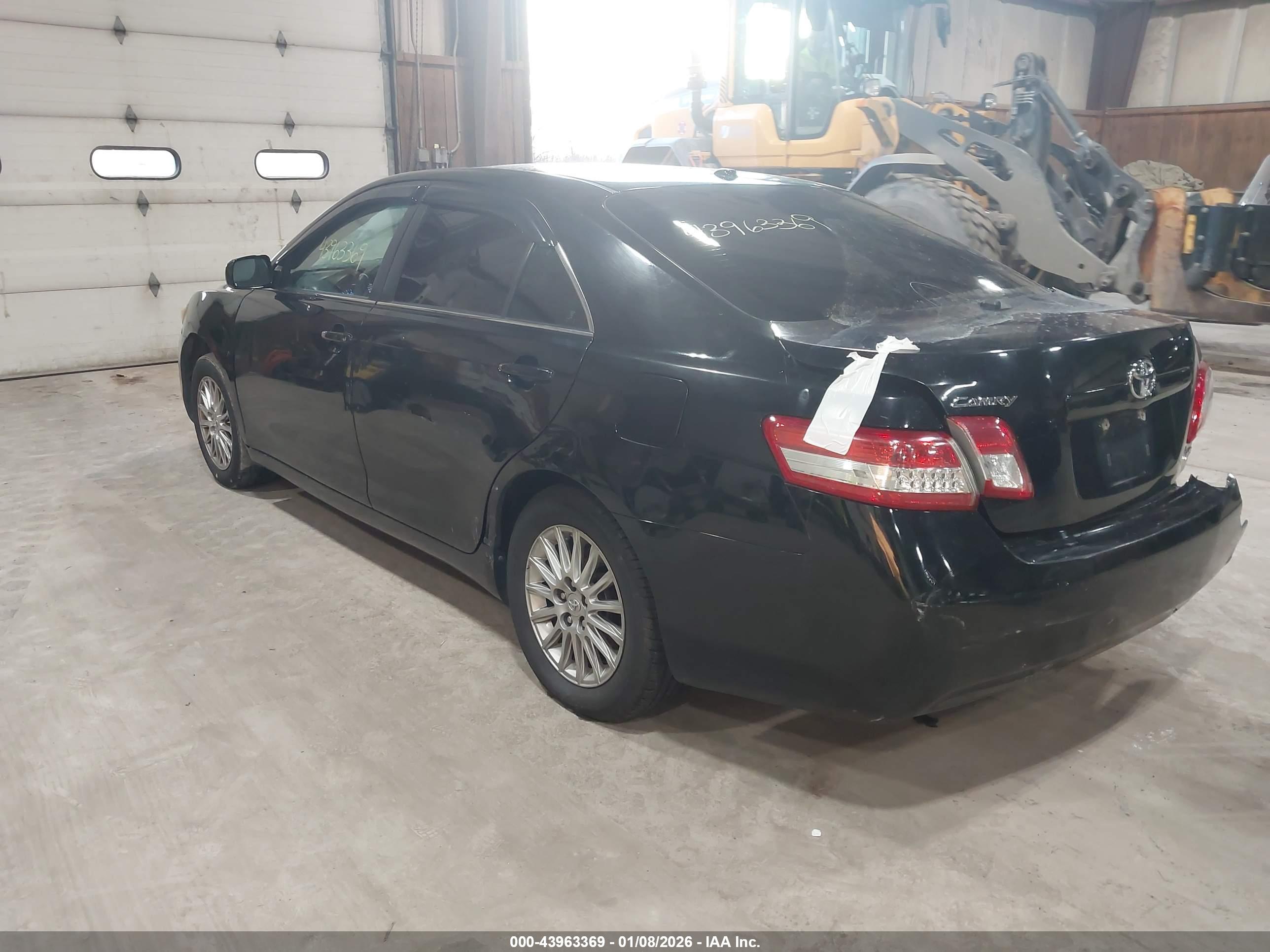 TOYOTA CAMRY image 3