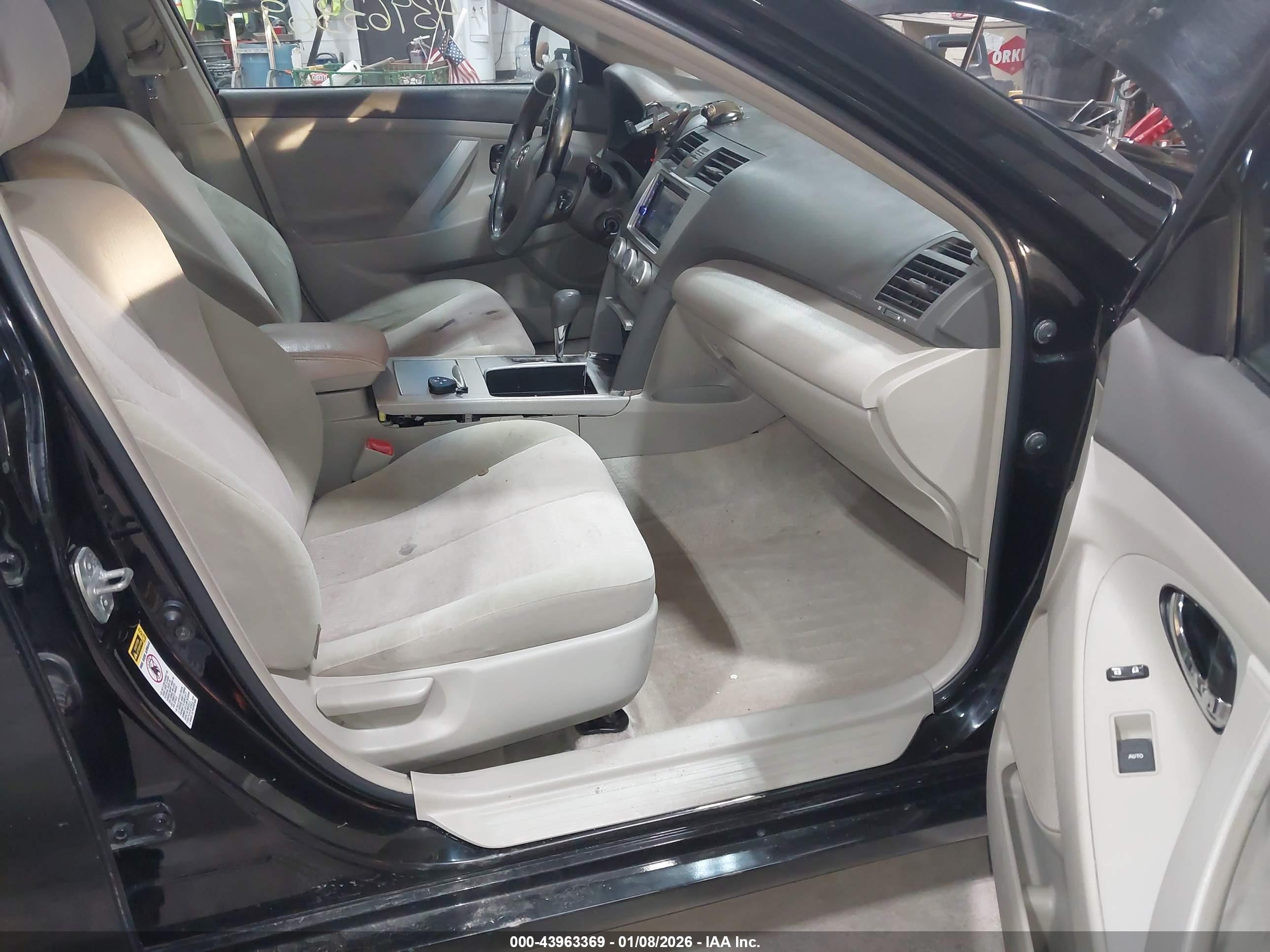 TOYOTA CAMRY image 5