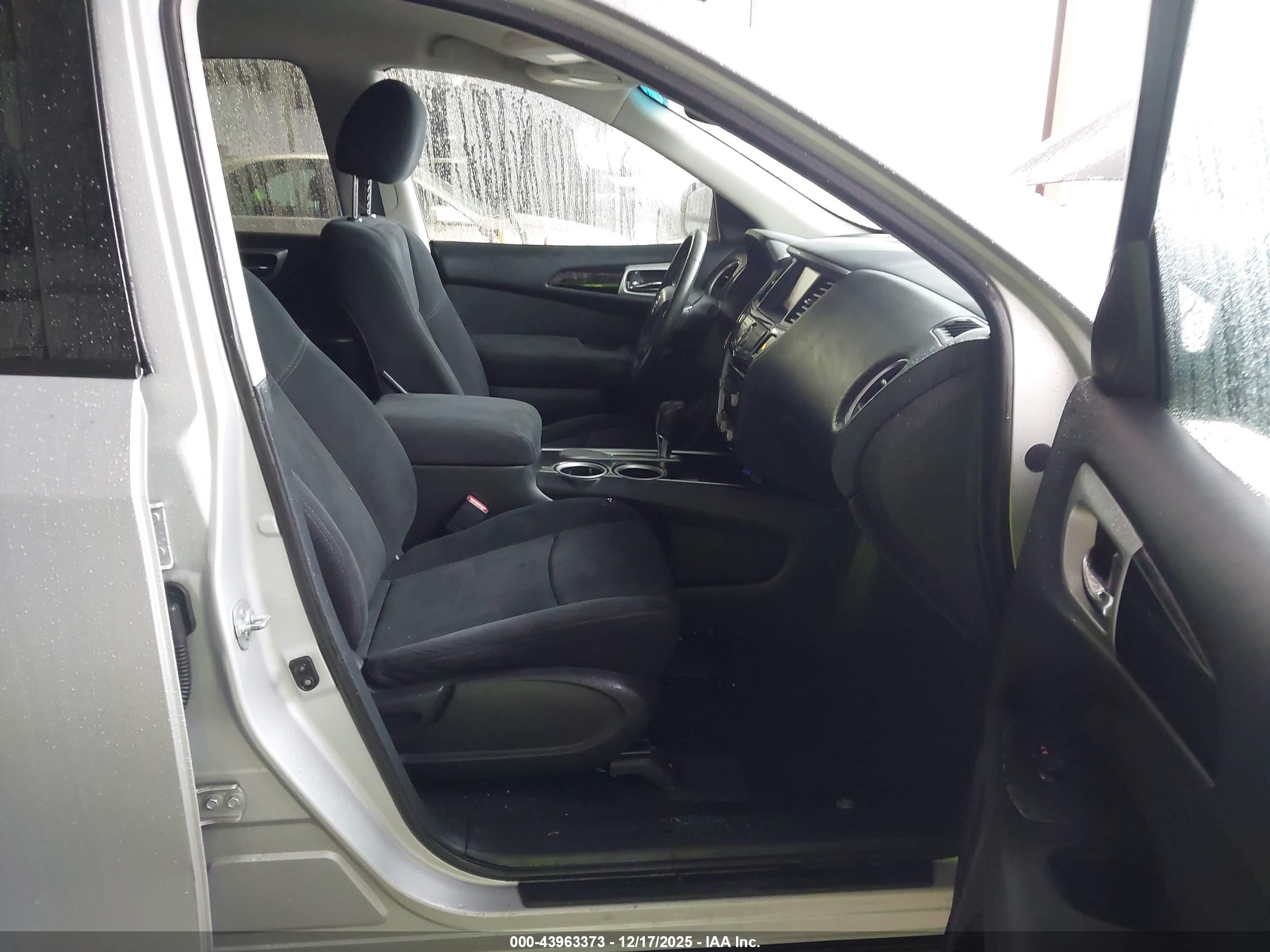 NISSAN PATHFINDER image 5