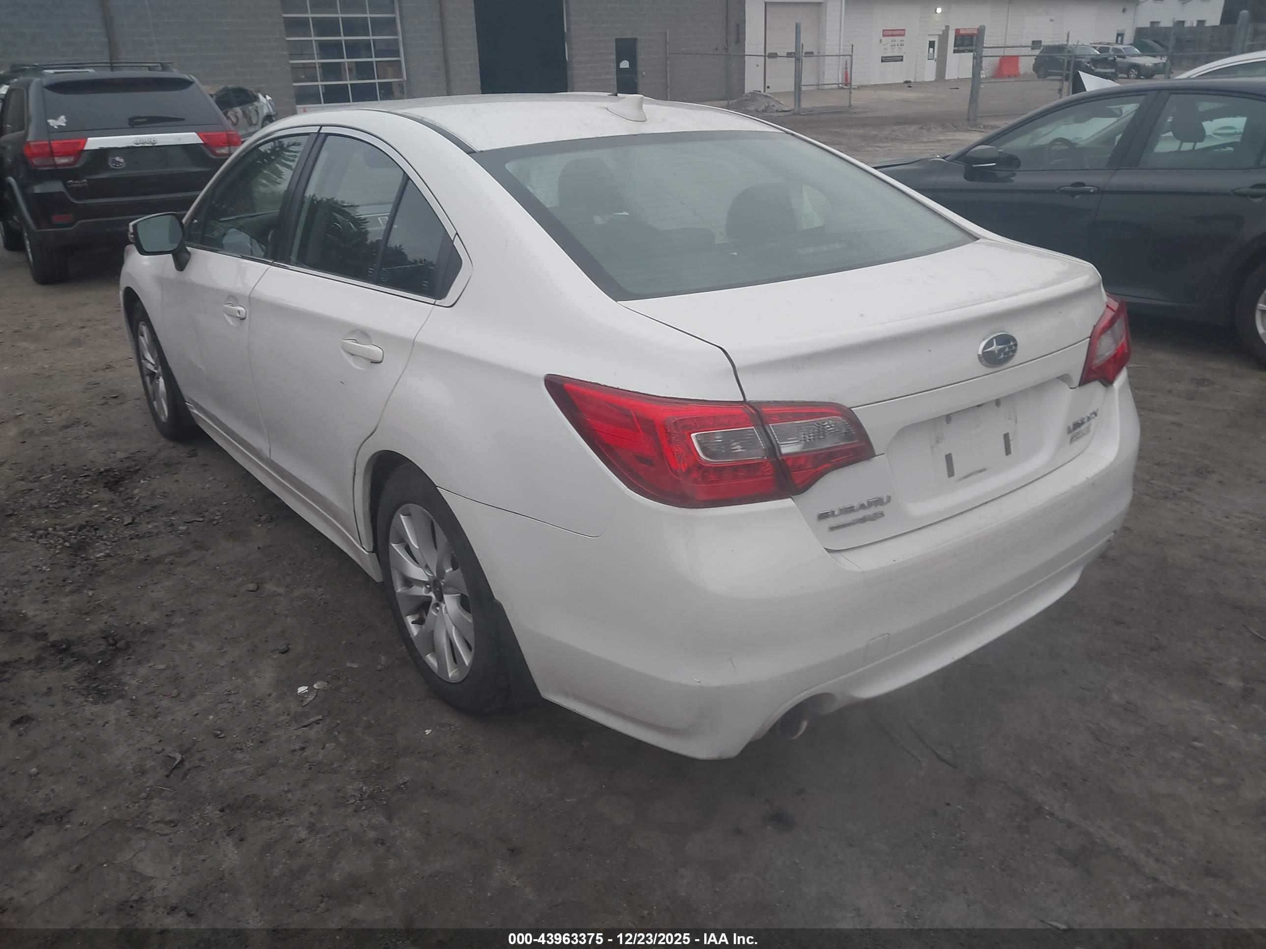 SUBARU LEGACY image 3