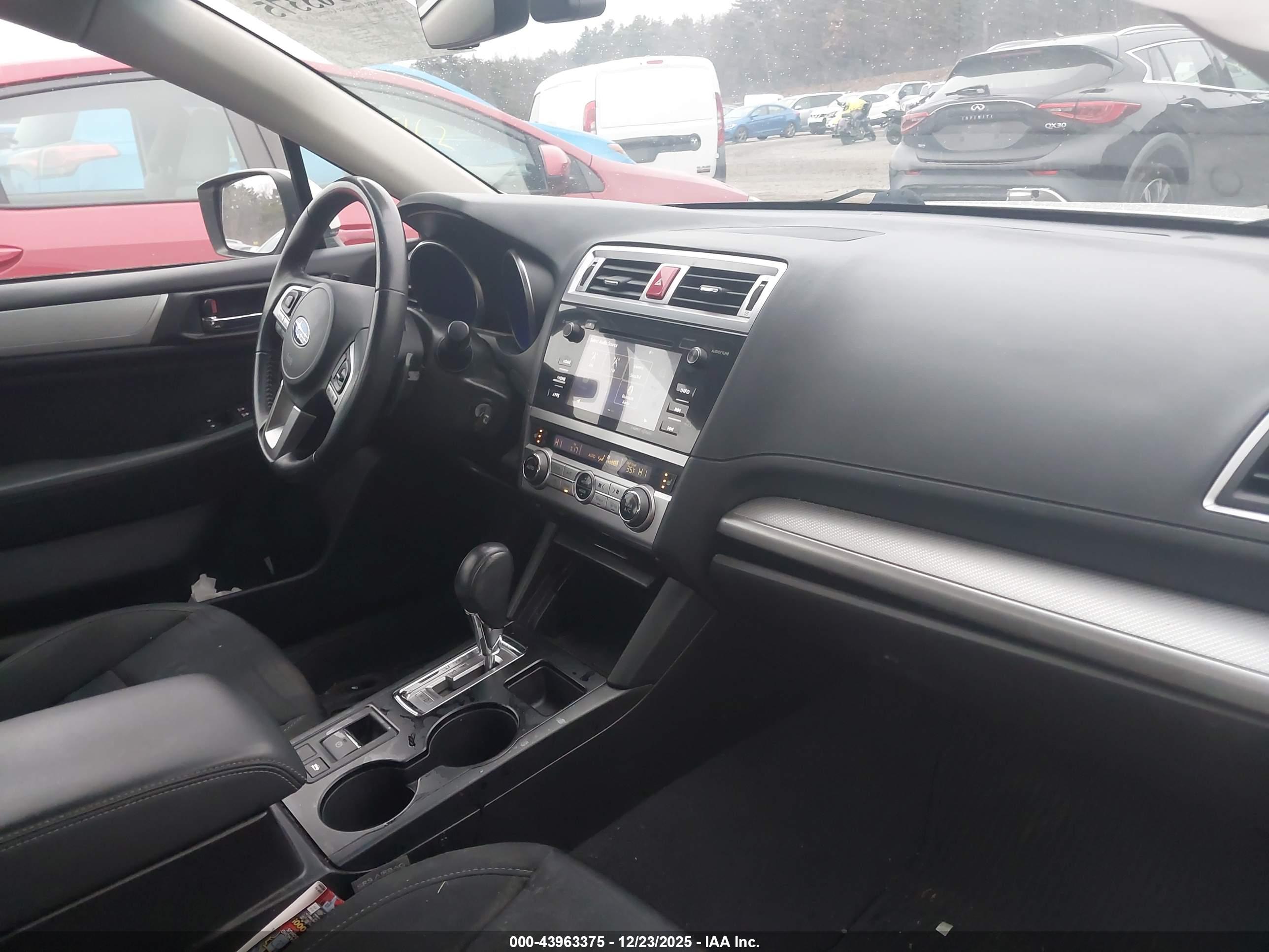 SUBARU LEGACY image 5