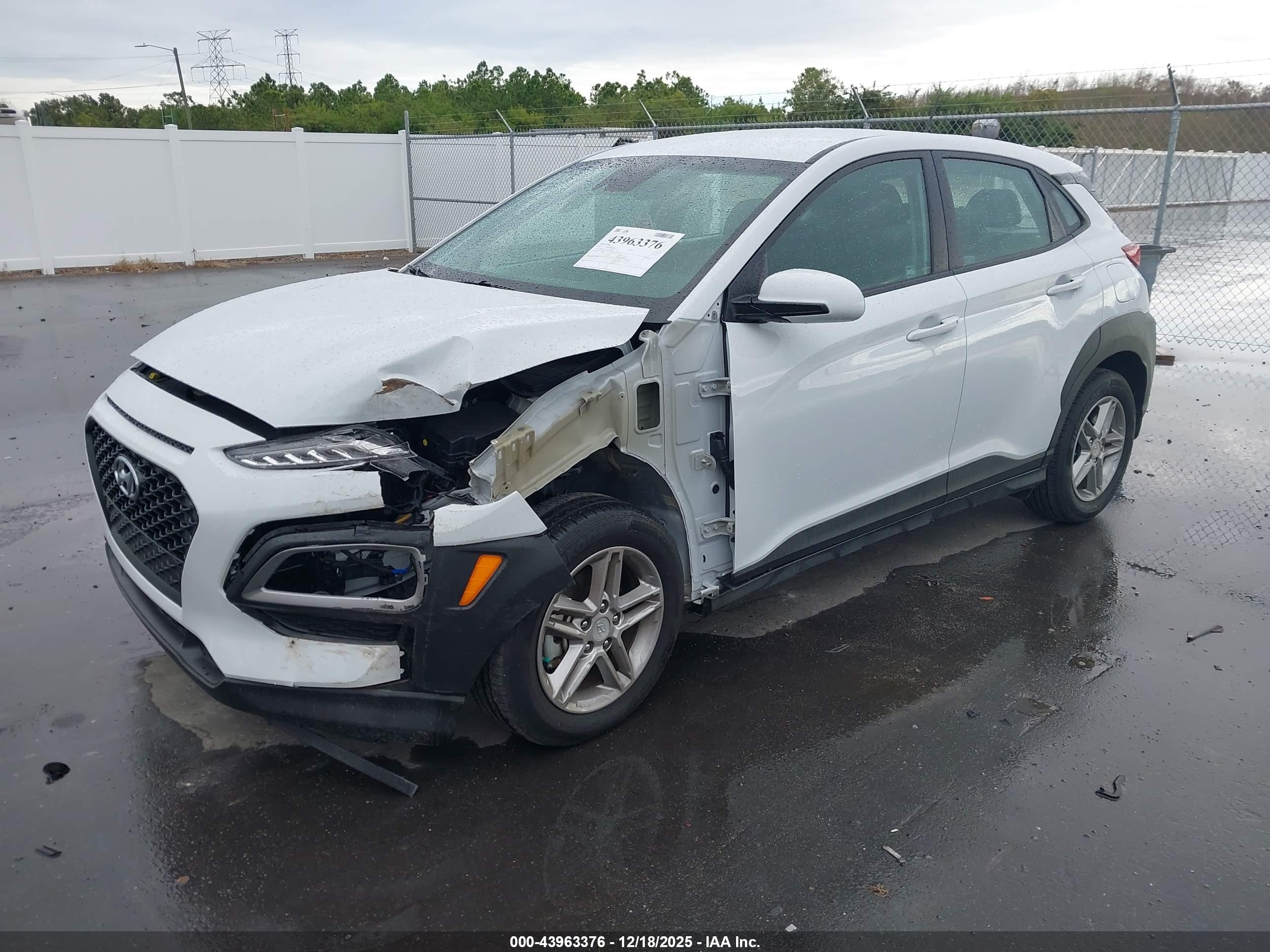 HYUNDAI KONA image 2