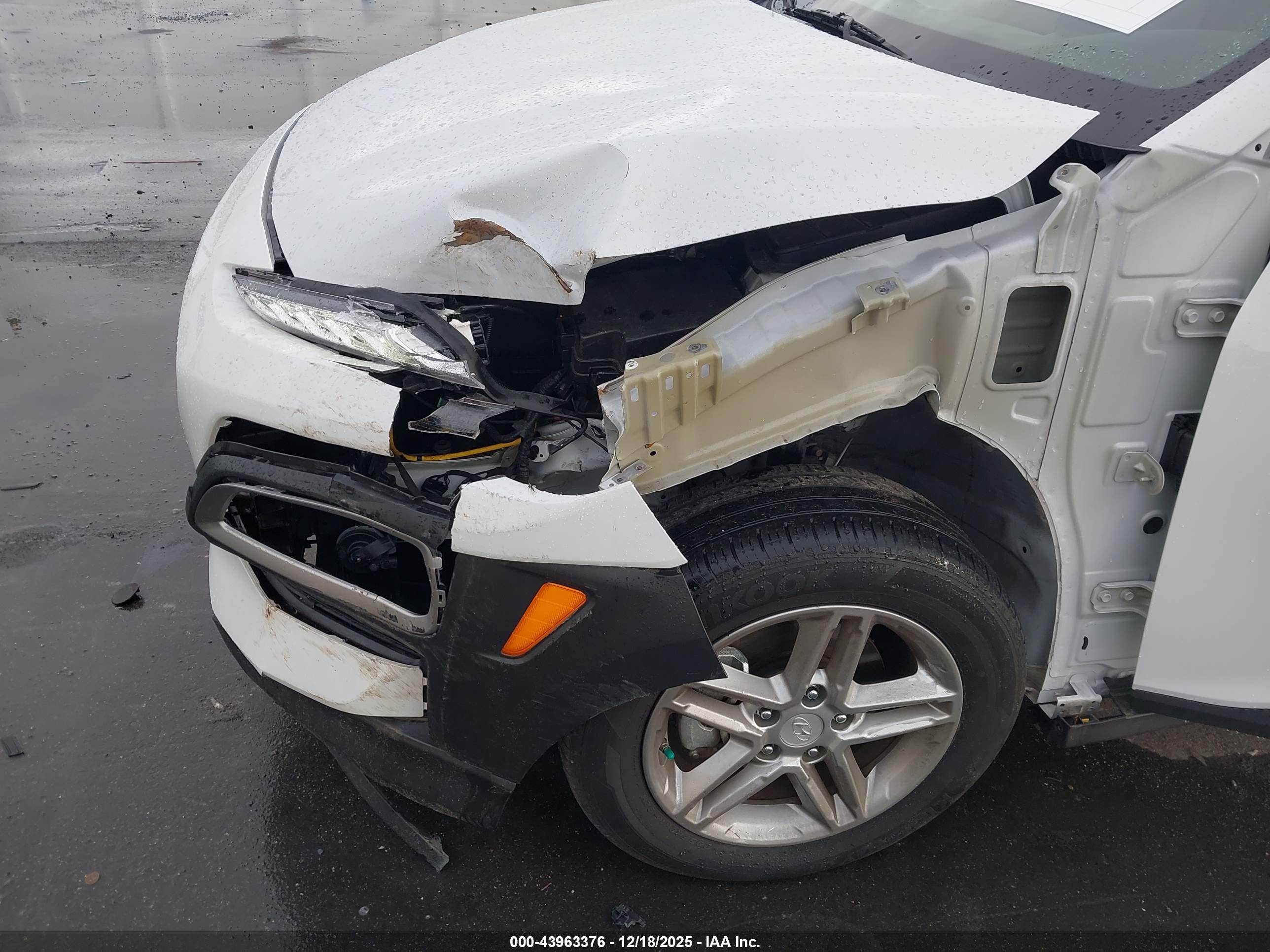 HYUNDAI KONA image 6