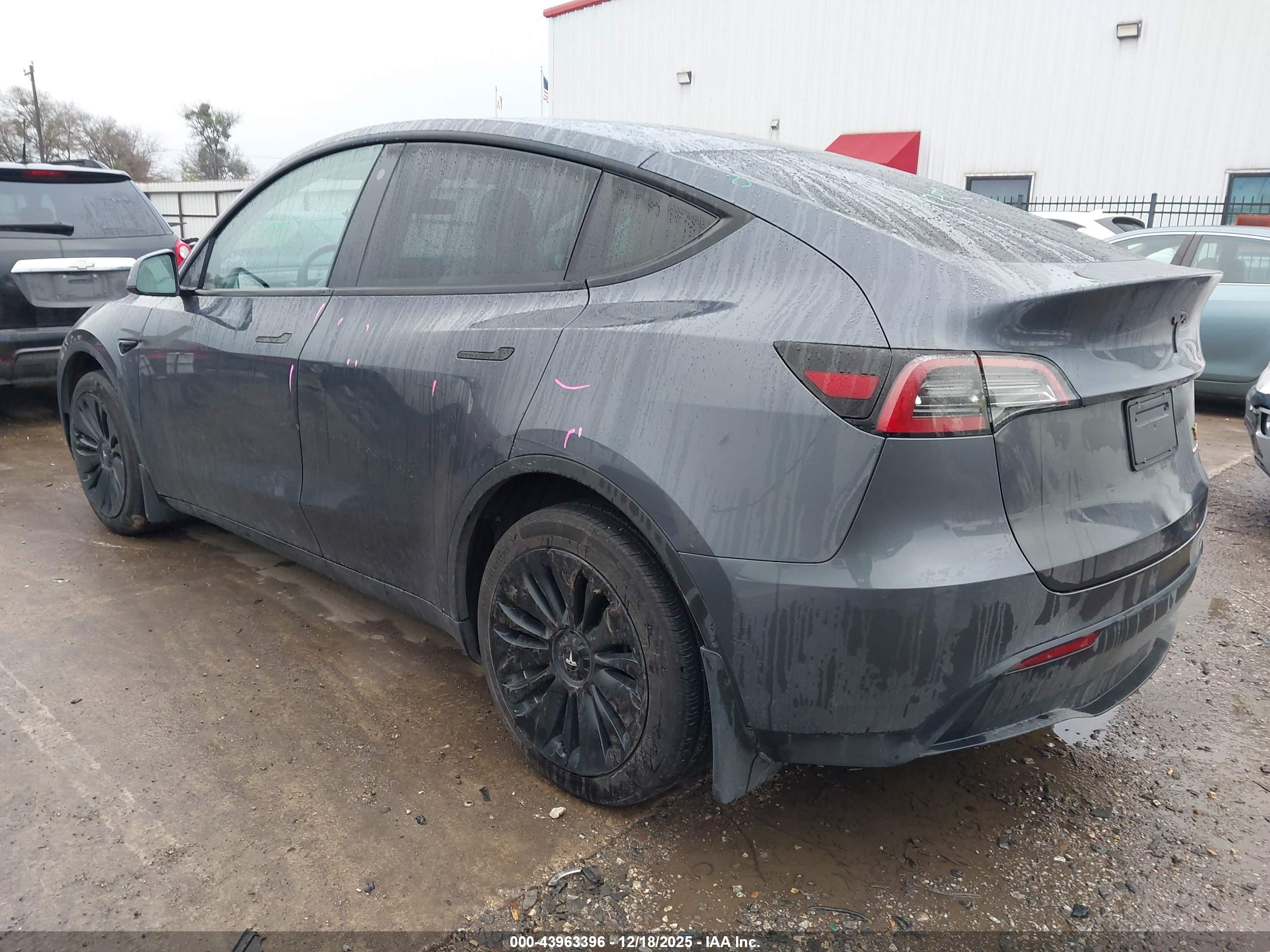 TESLA MODEL image 3