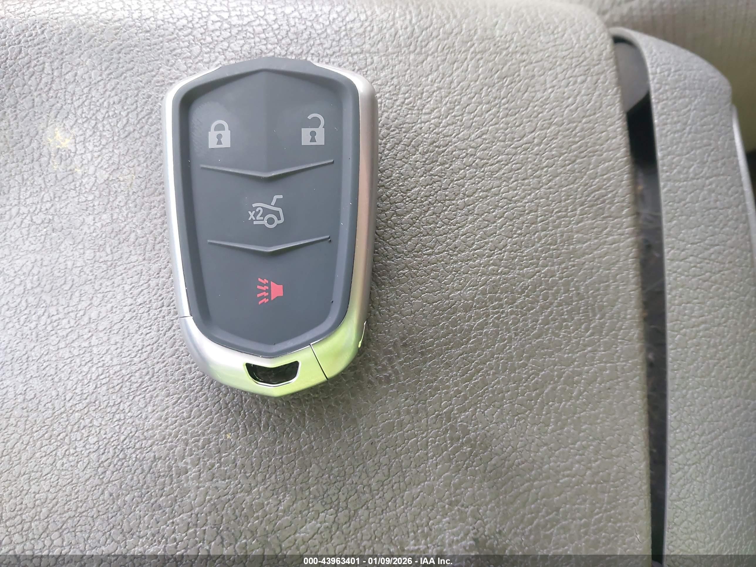 CADILLAC CTS image 11