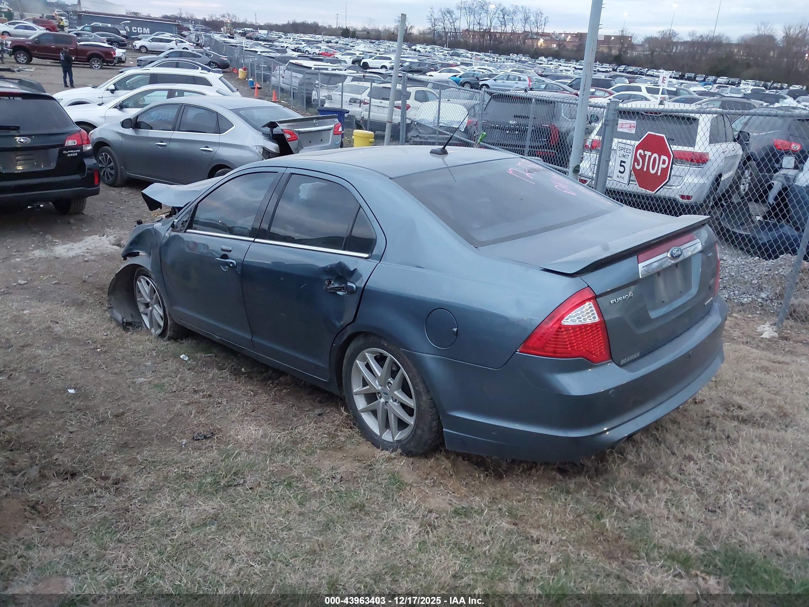 FORD FUSION image 3