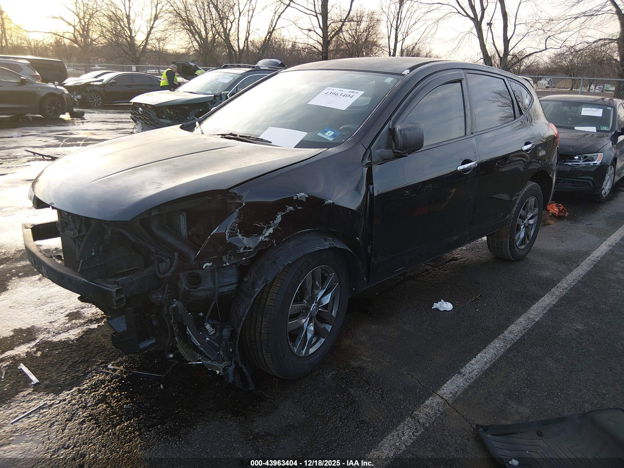 NISSAN ROGUE image 2