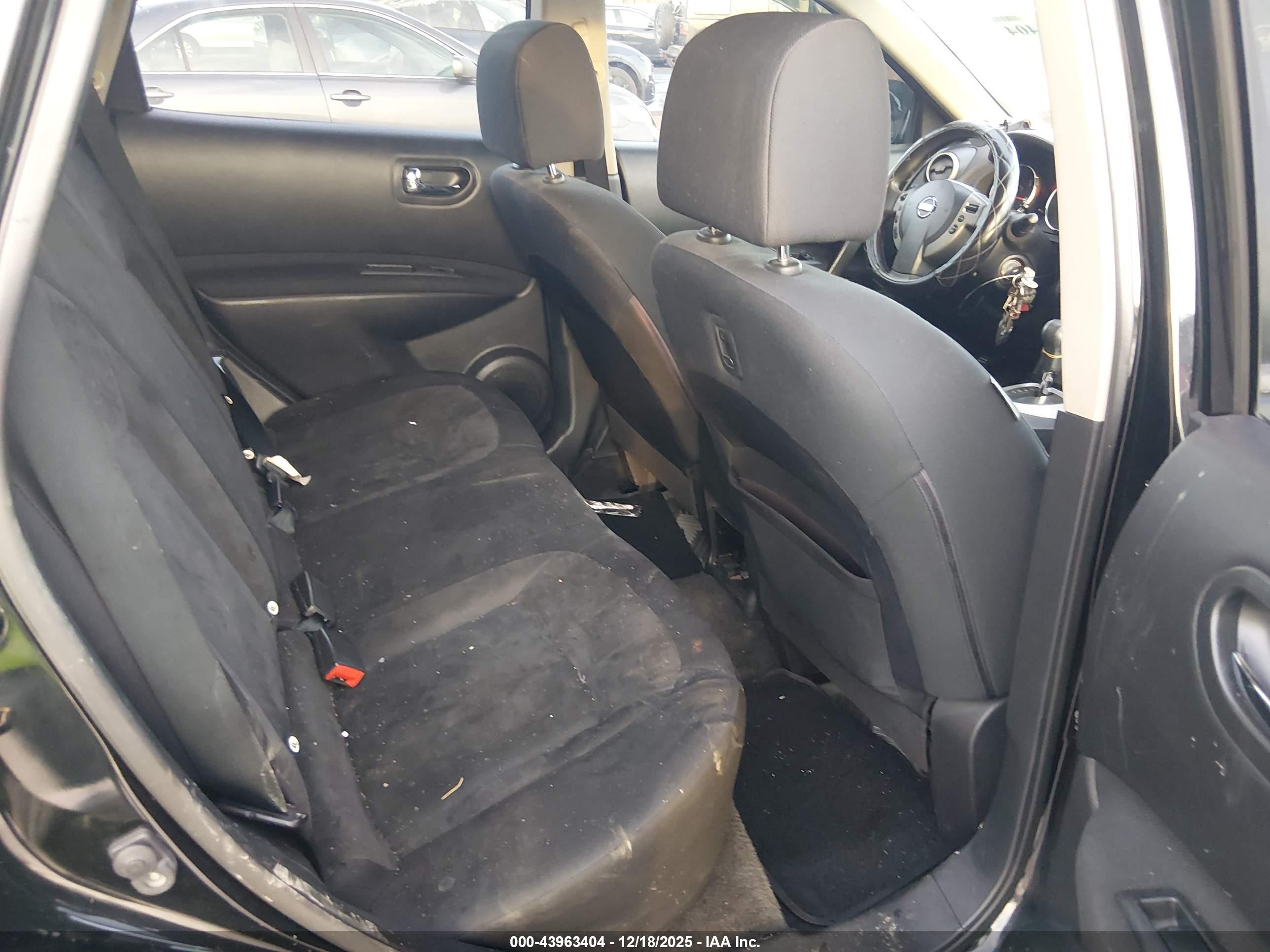 NISSAN ROGUE image 8
