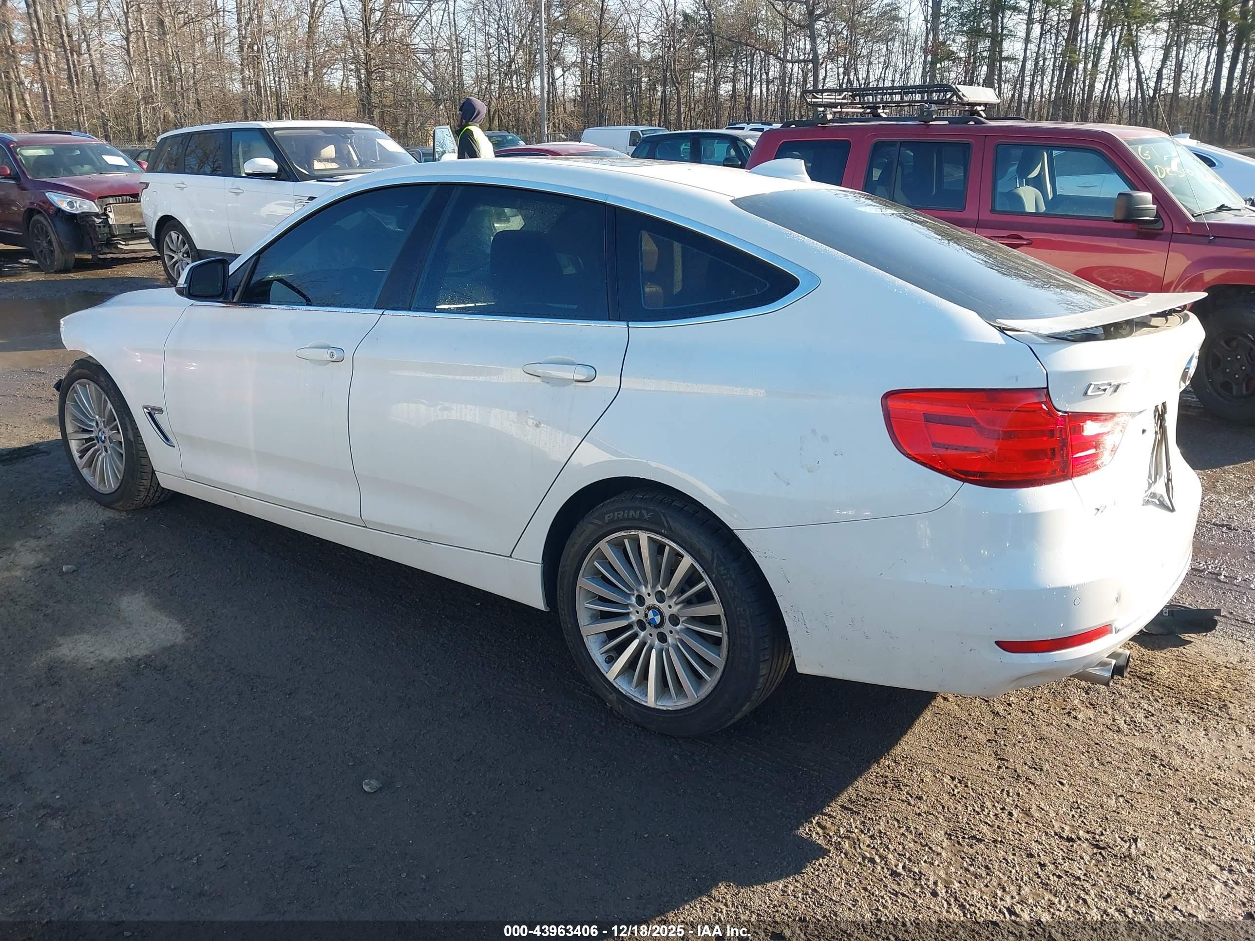 BMW 328I image 3