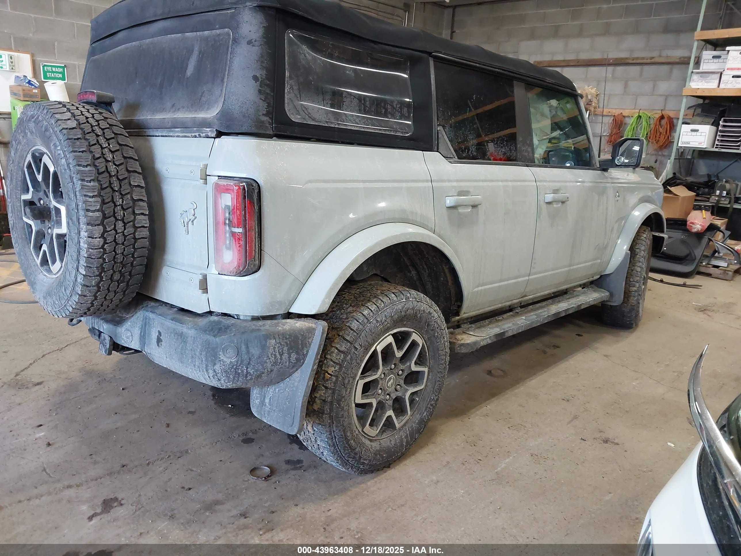 FORD BRONCO image 4