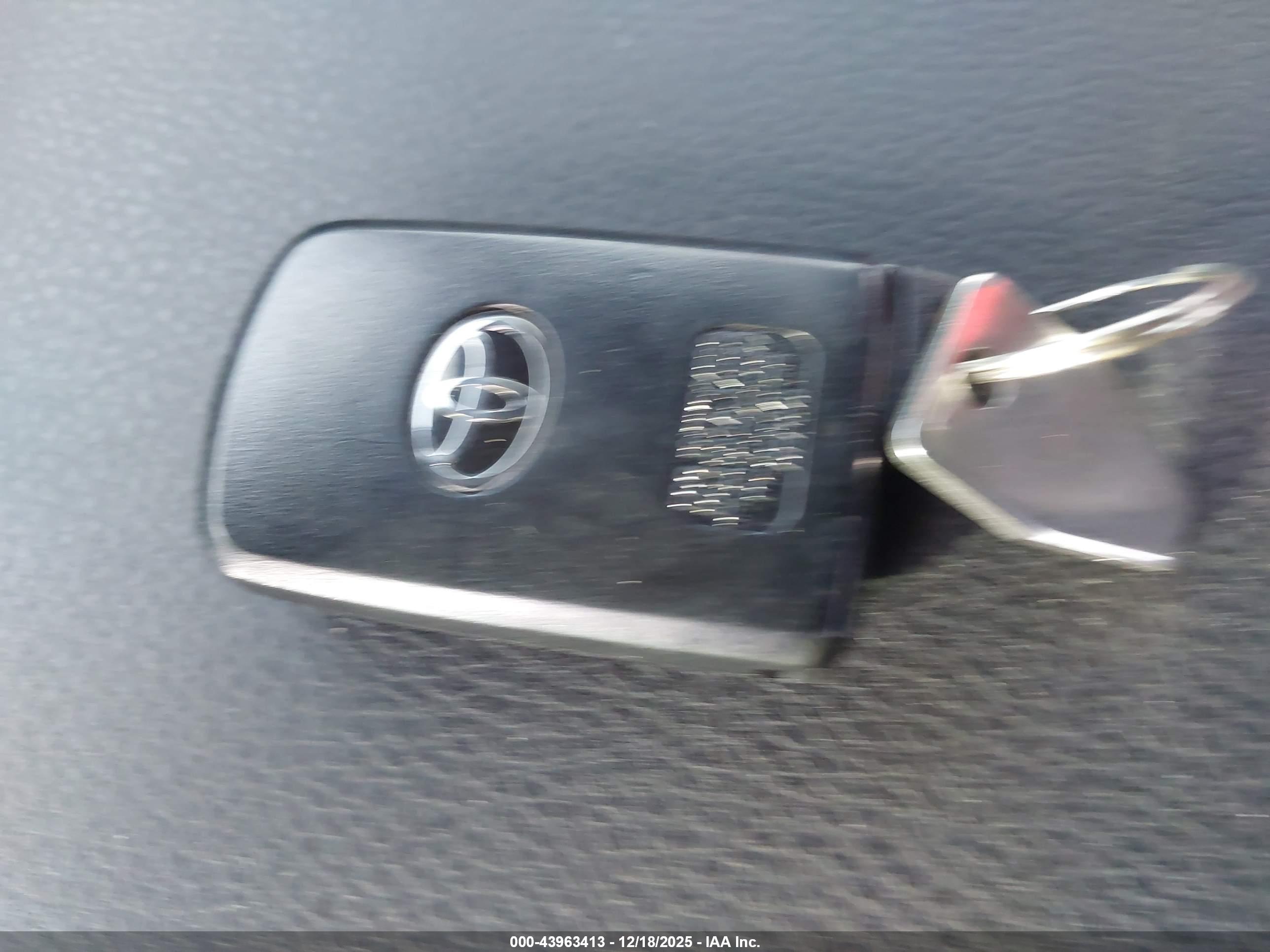 TOYOTA TACOMA image 11