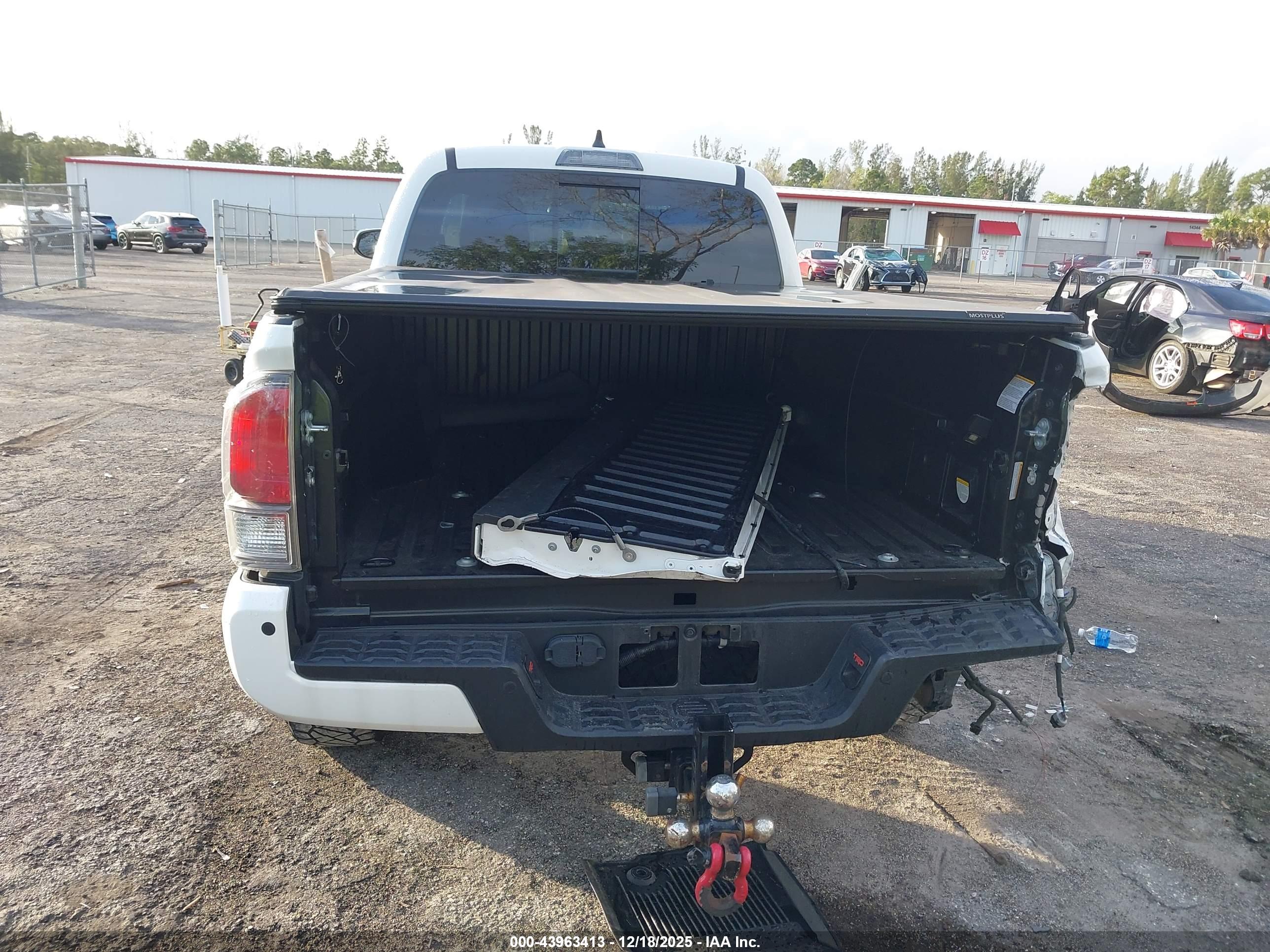 TOYOTA TACOMA image 6