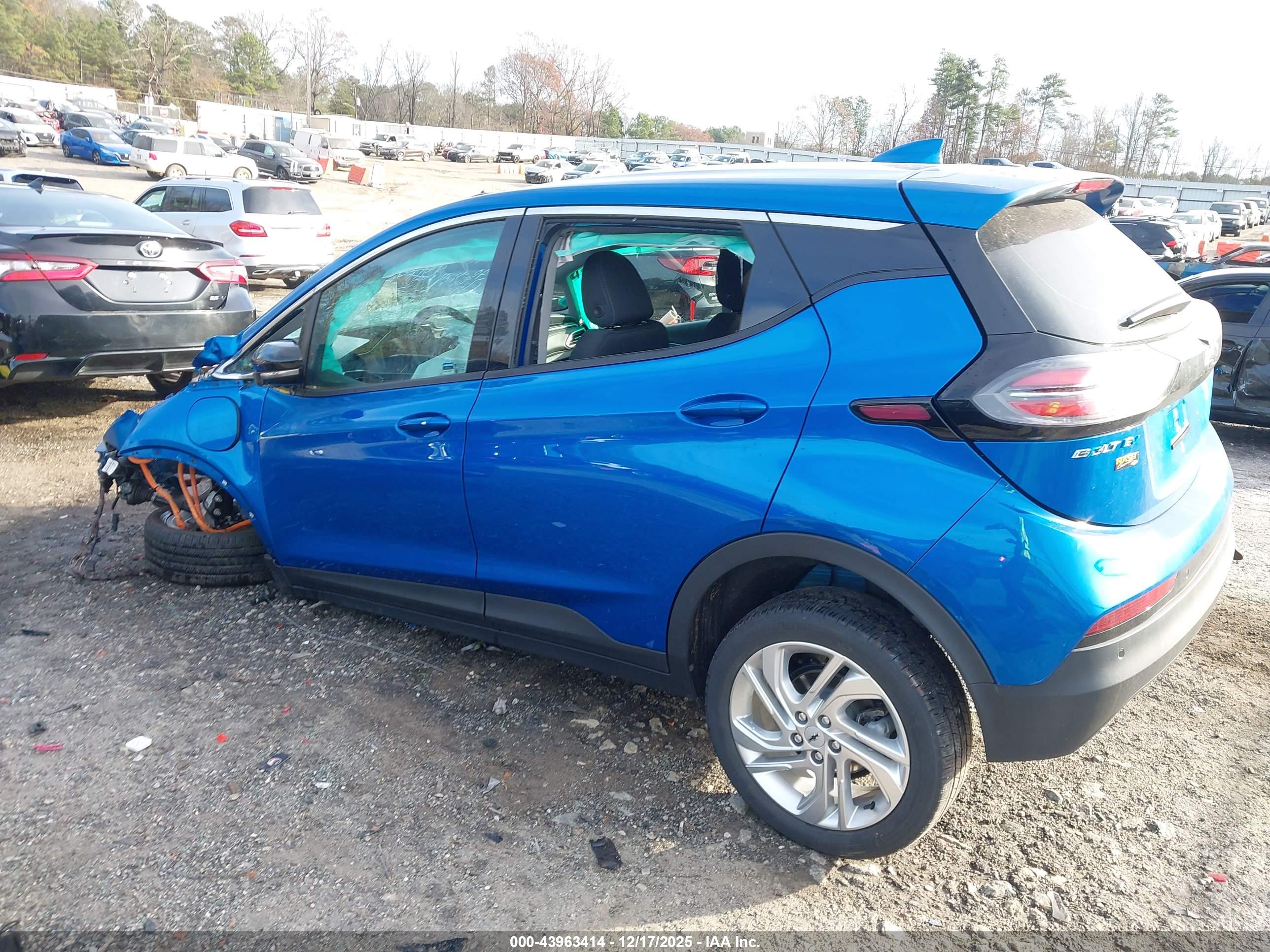 CHEVROLET BOLT image 3