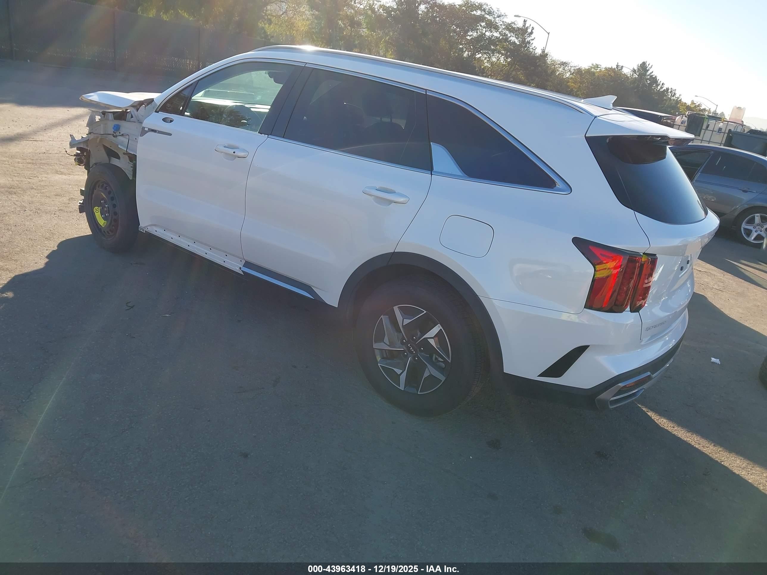 KIA SORENTO image 3