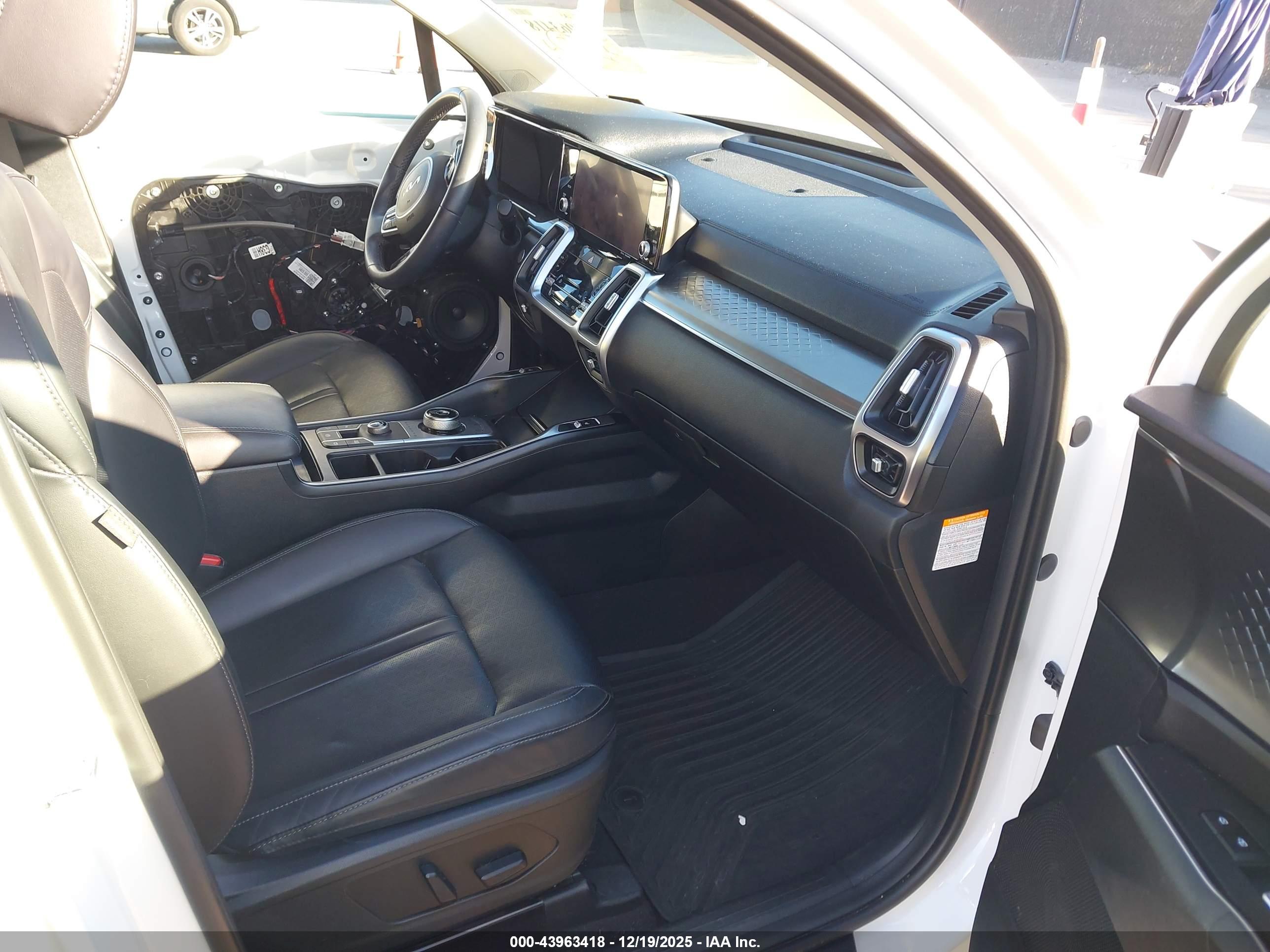 KIA SORENTO image 5