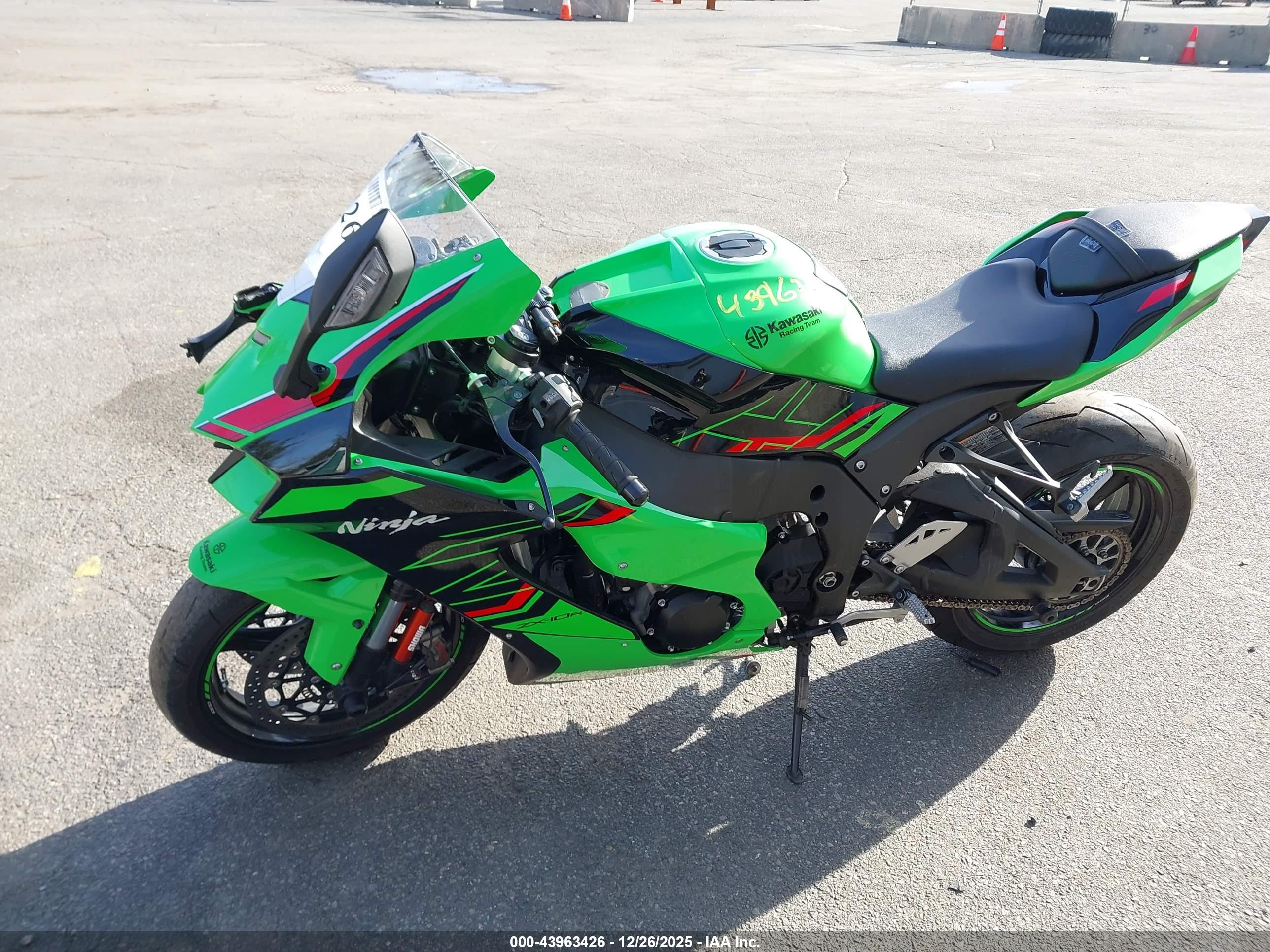 KAWASAKI ZX1002 image 9