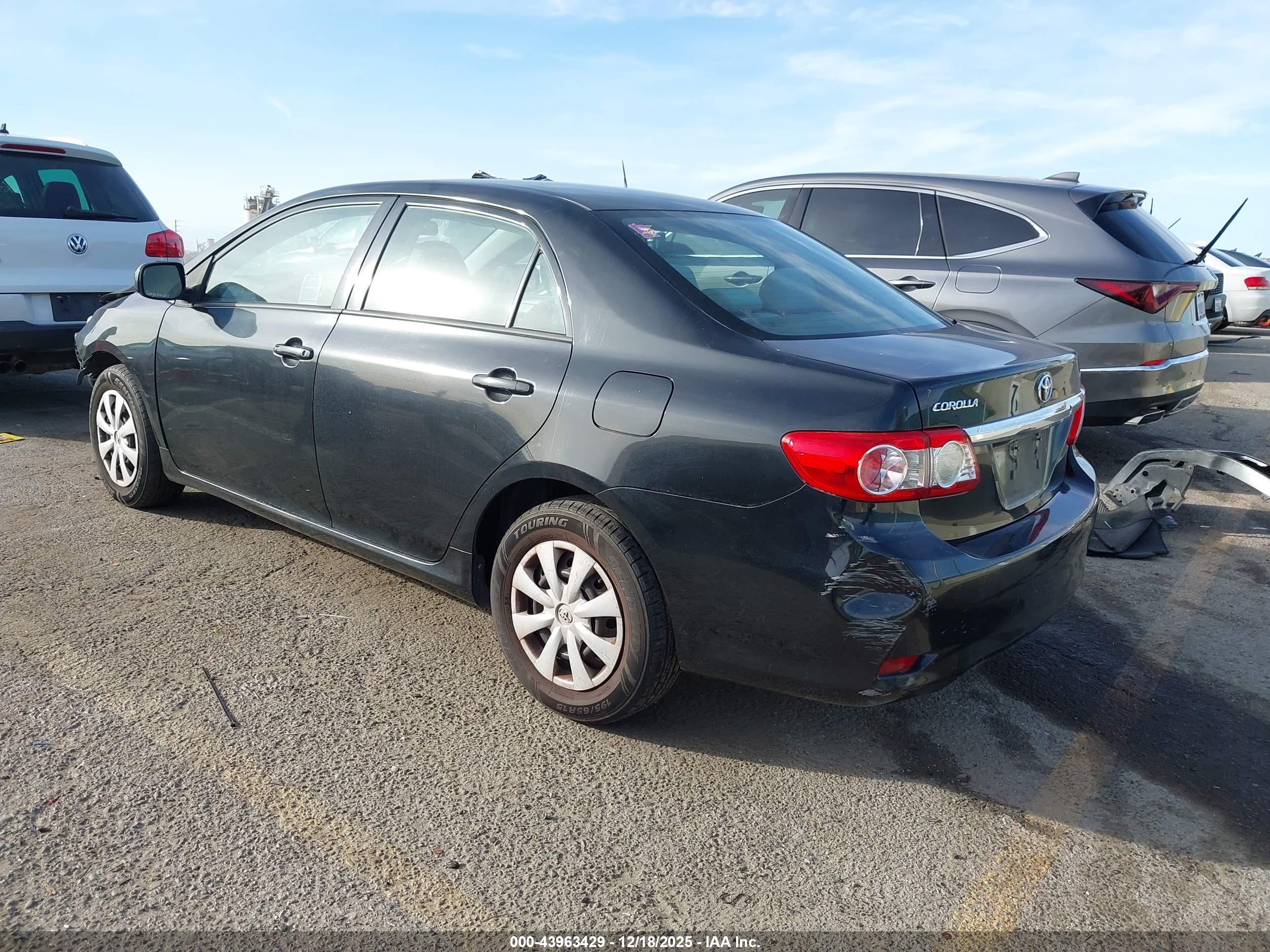 TOYOTA COROLLA image 3