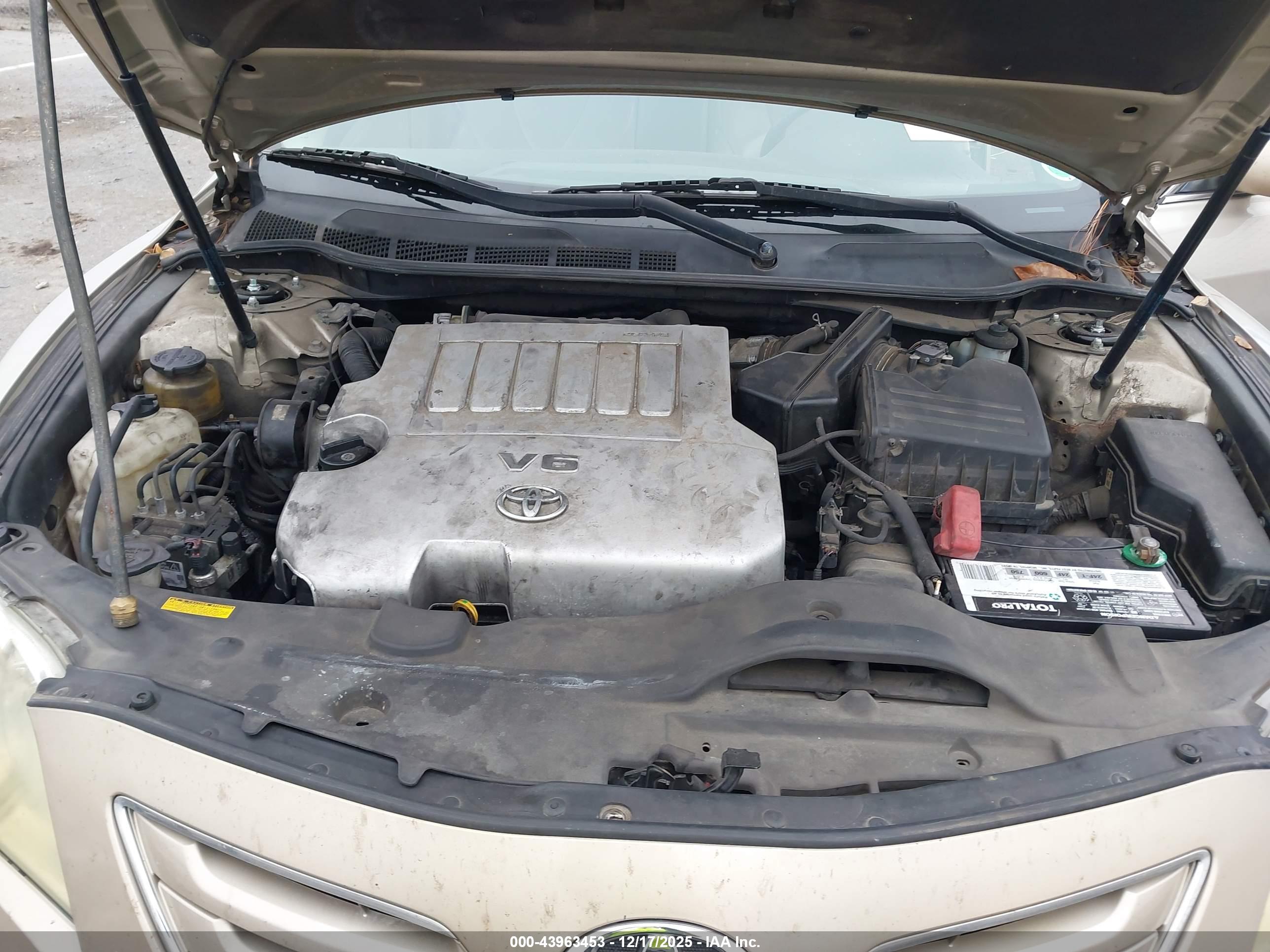 TOYOTA CAMRY image 10