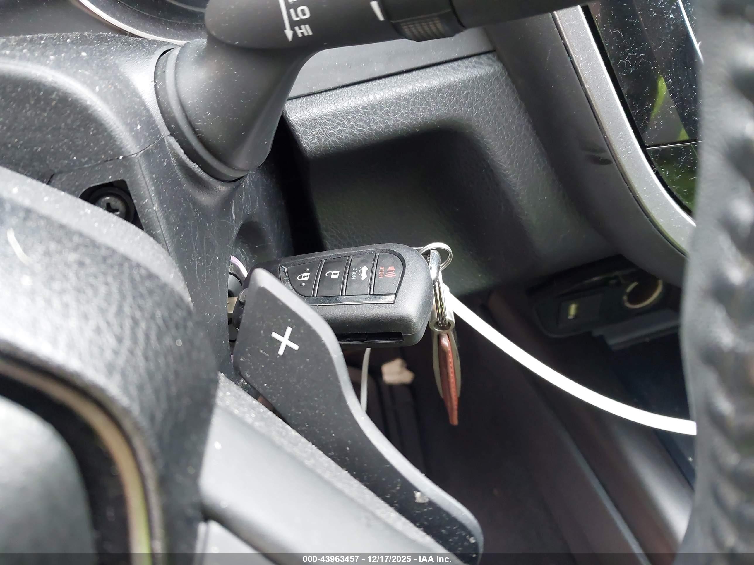 TOYOTA CAMRY image 11