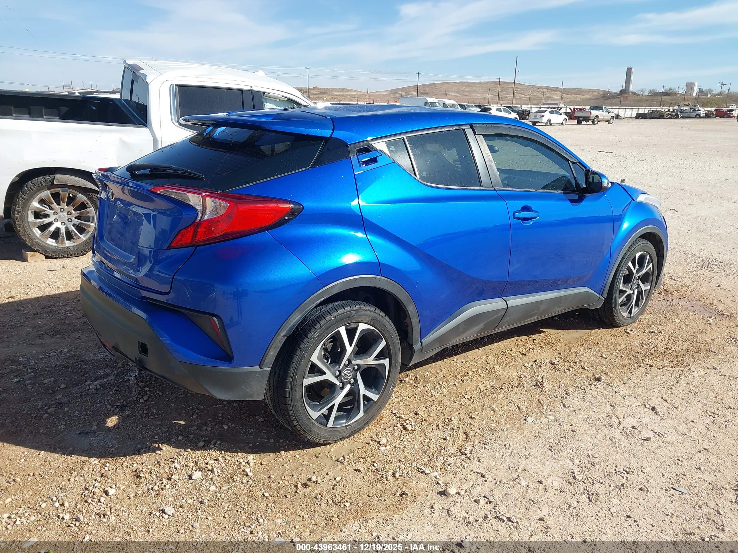 TOYOTA C-HR image 4