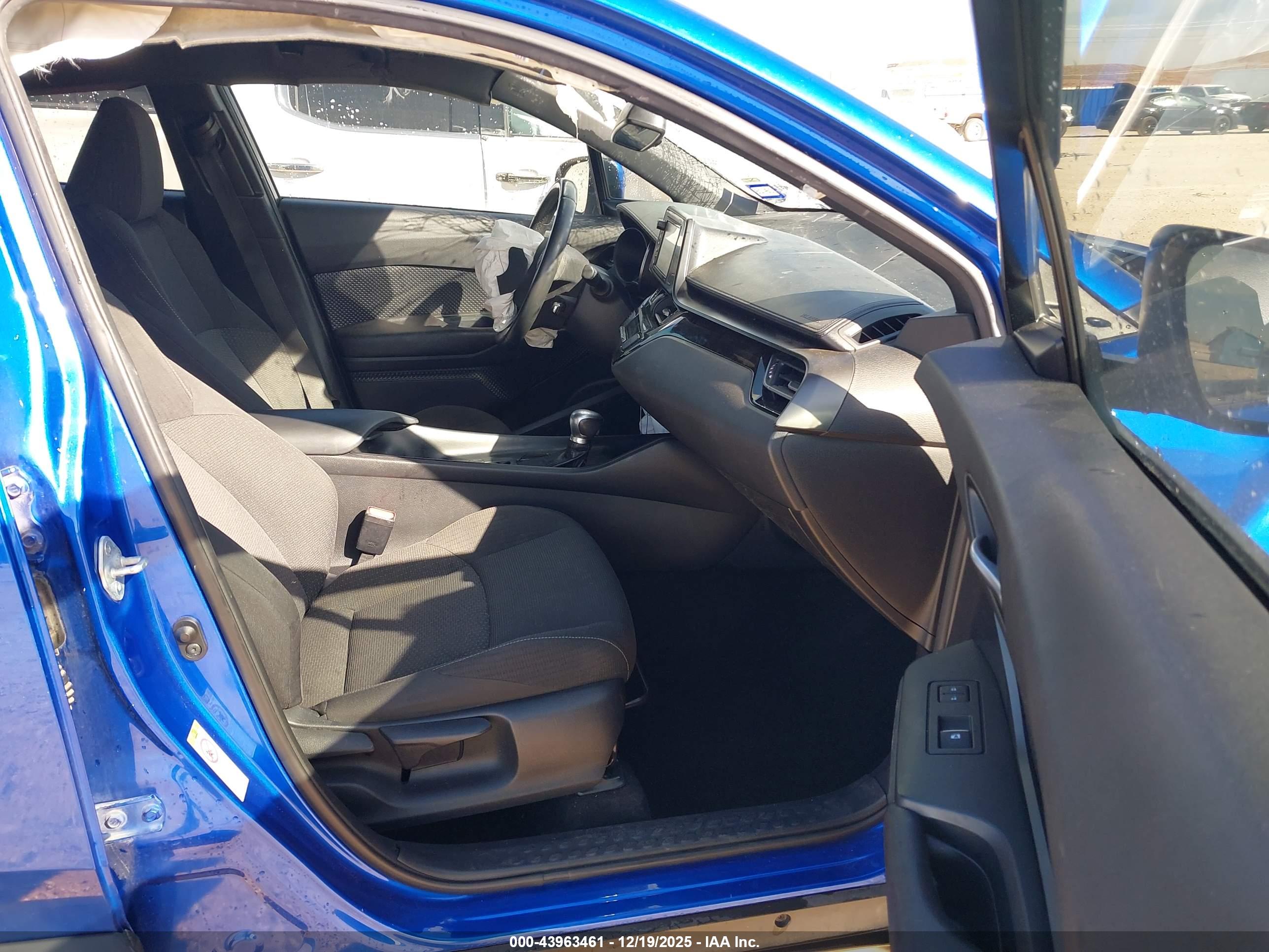 TOYOTA C-HR image 5