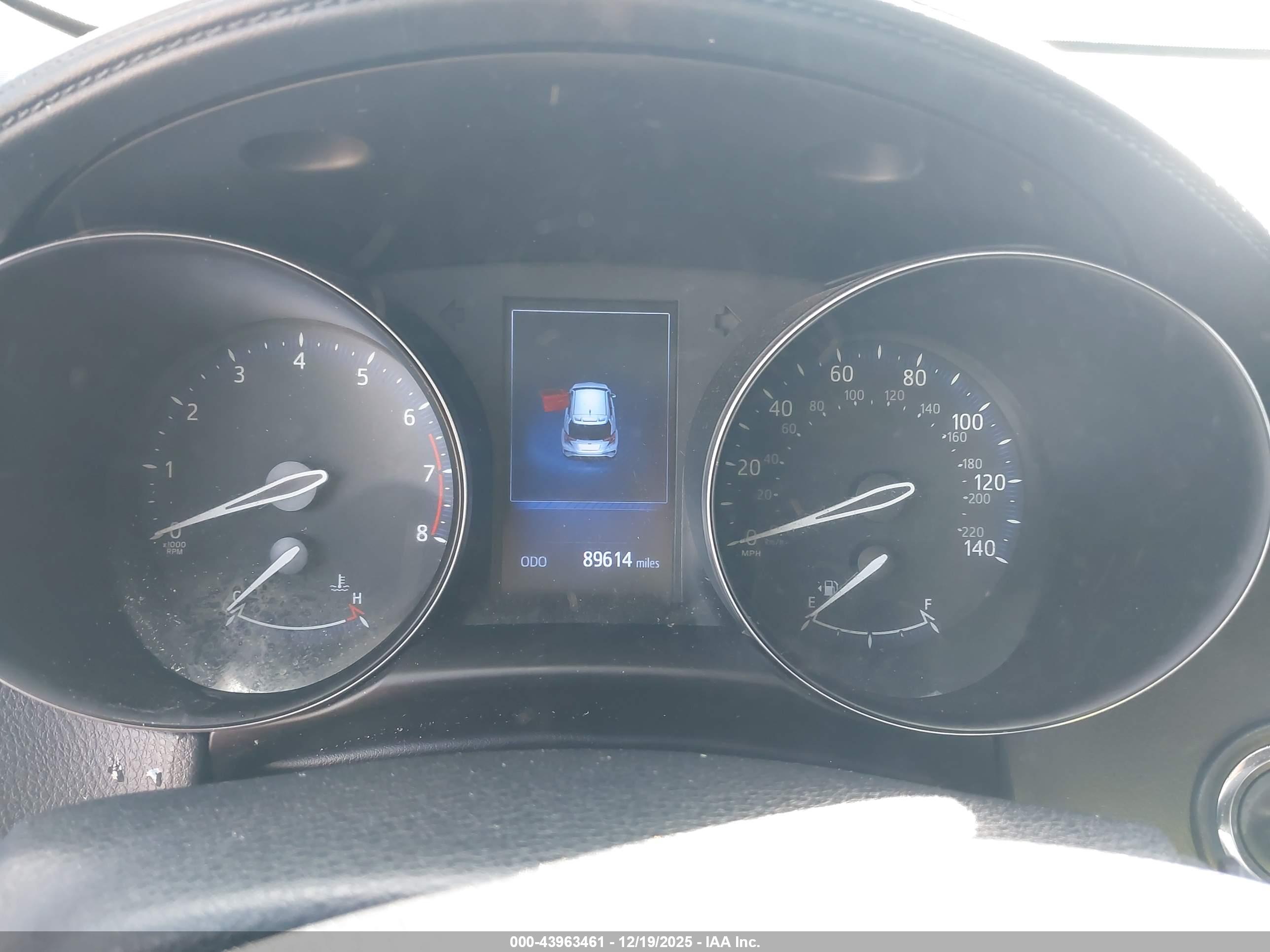 TOYOTA C-HR image 7