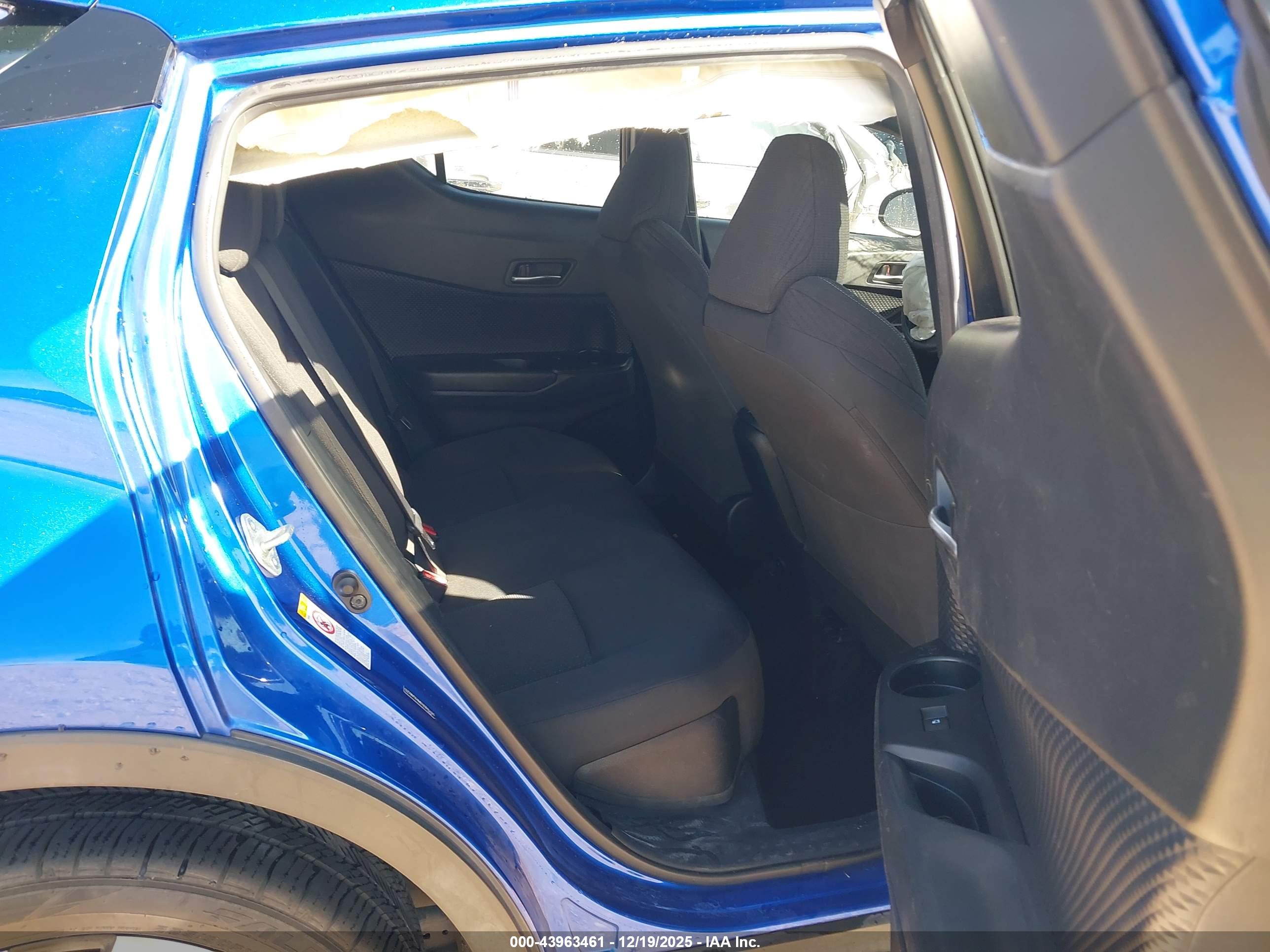TOYOTA C-HR image 8